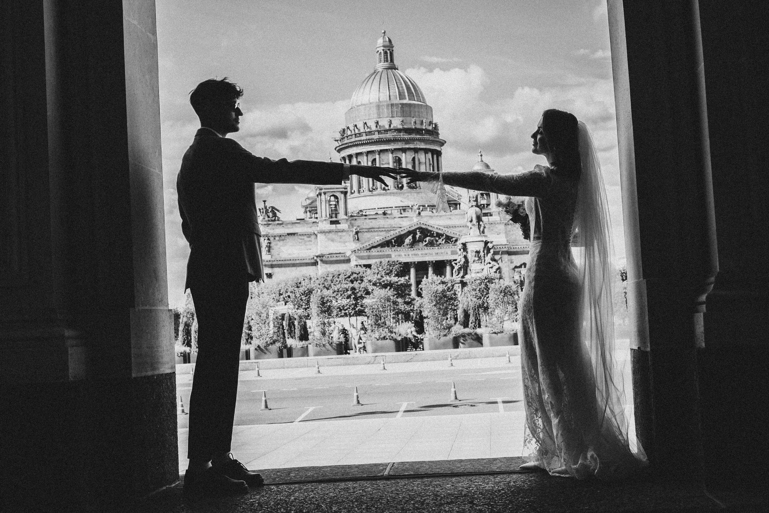 СВАДЕБНАЯ ПРОГУЛКА ВОЗЕ ИСАИКЕВСКОГО СОБОРА АСТОРИИ И ЗАКОНОДАЛЕТНОГО СОБРАНИЯ. Профессиональный фотограф, Санкт-Петербург — Виктория Богомолова