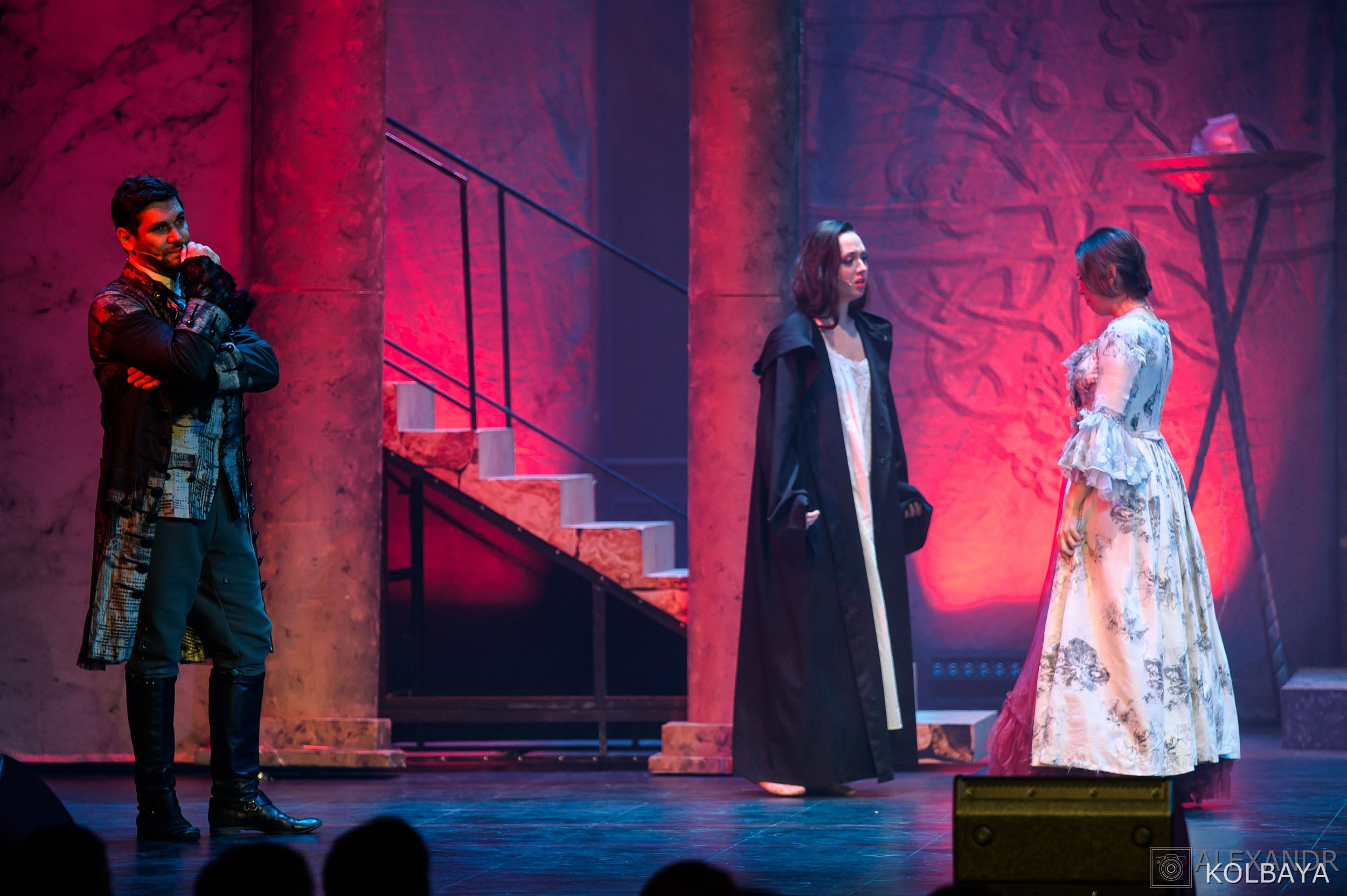 Опасные связи. Концертный и театральный репортажный фотограф в Москве Александр Колбая