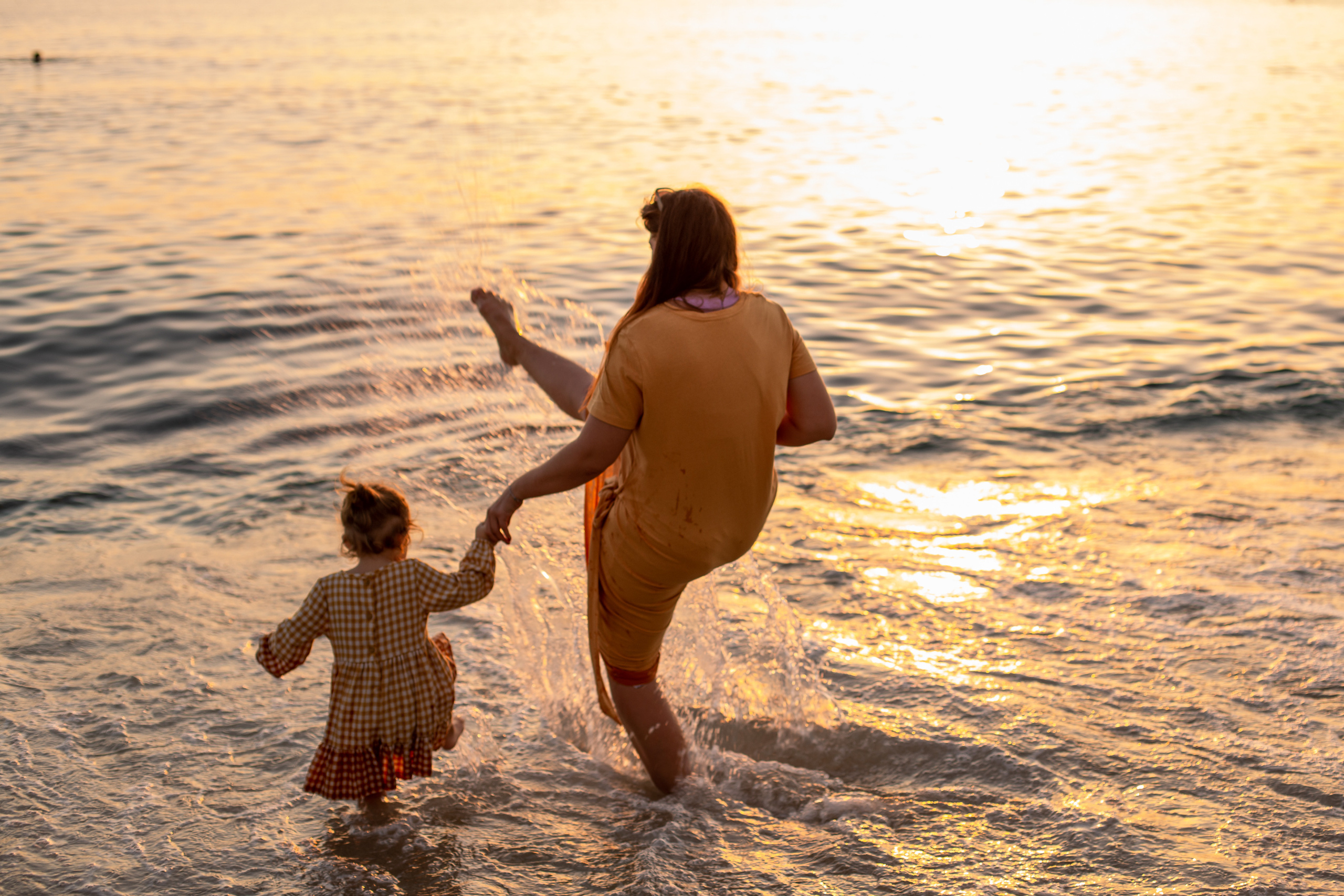 Даша, Алина и Аланья. Fotograf u Crnoj Gori-porodično fotografisanje sa djecom, lovestory, nekretnine