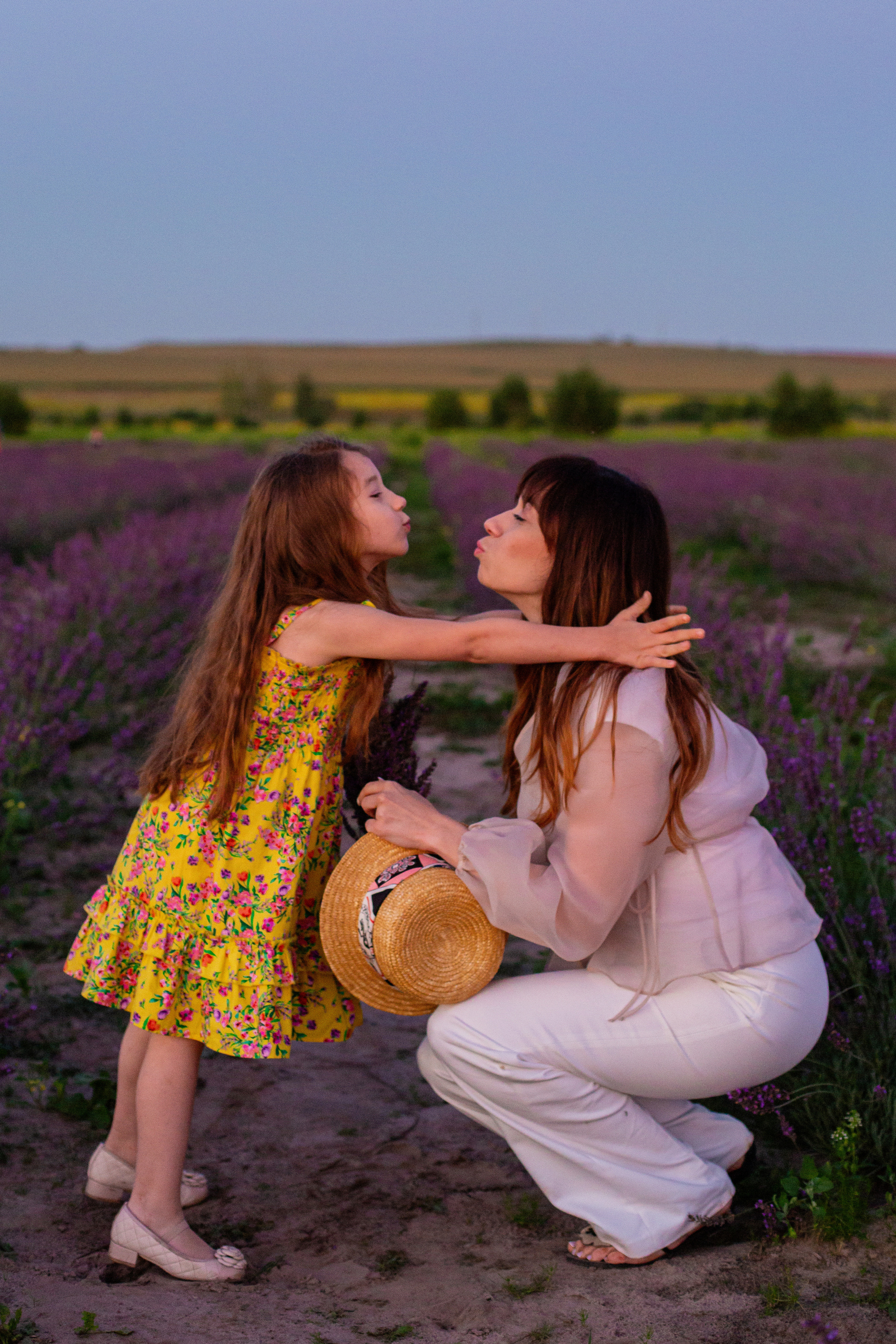 Лавандовый закат. Fotograf u Crnoj Gori-porodično fotografisanje sa djecom, lovestory, nekretnine