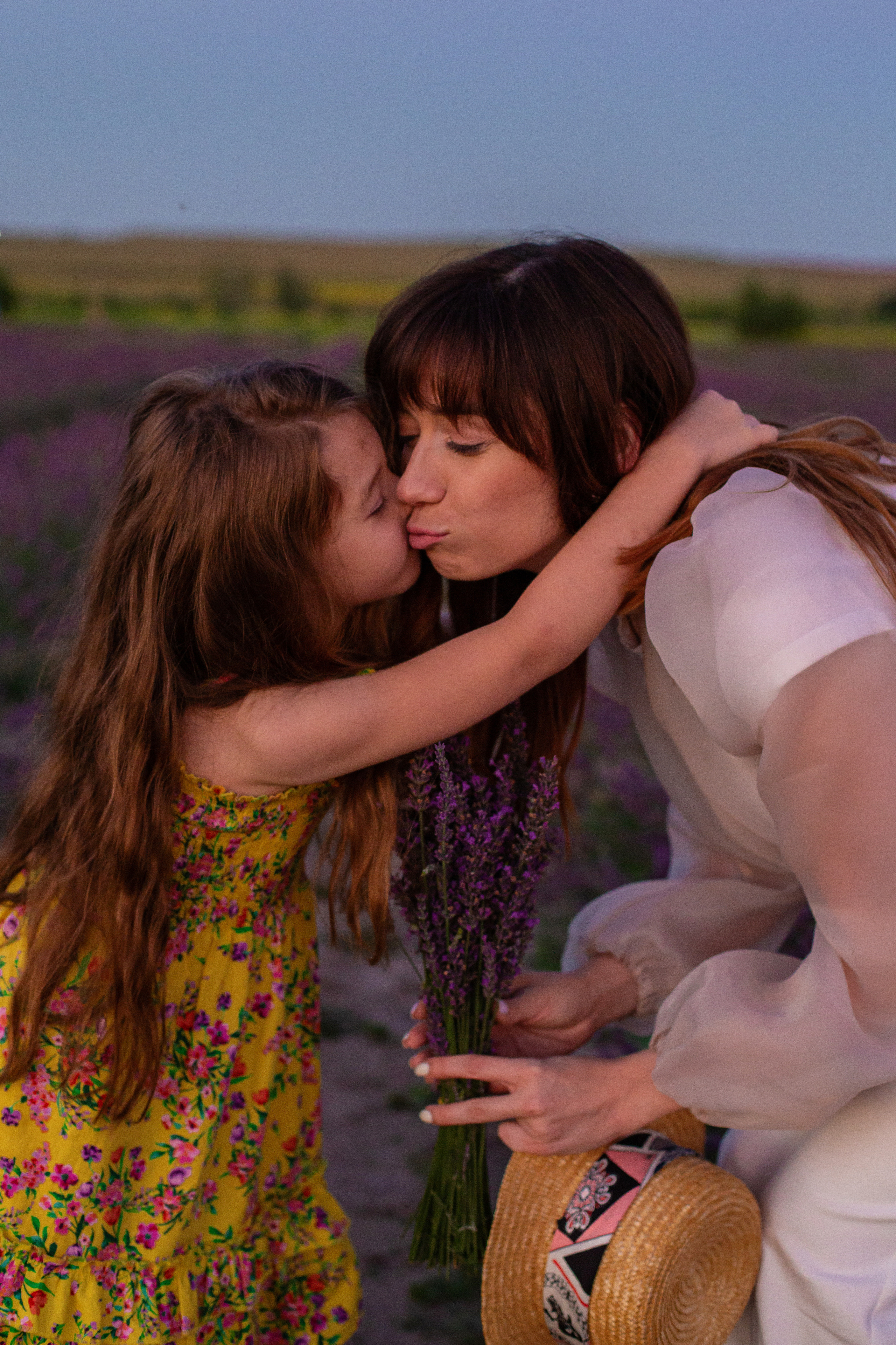 Лавандовый закат. Fotograf u Crnoj Gori-porodično fotografisanje sa djecom, lovestory, nekretnine