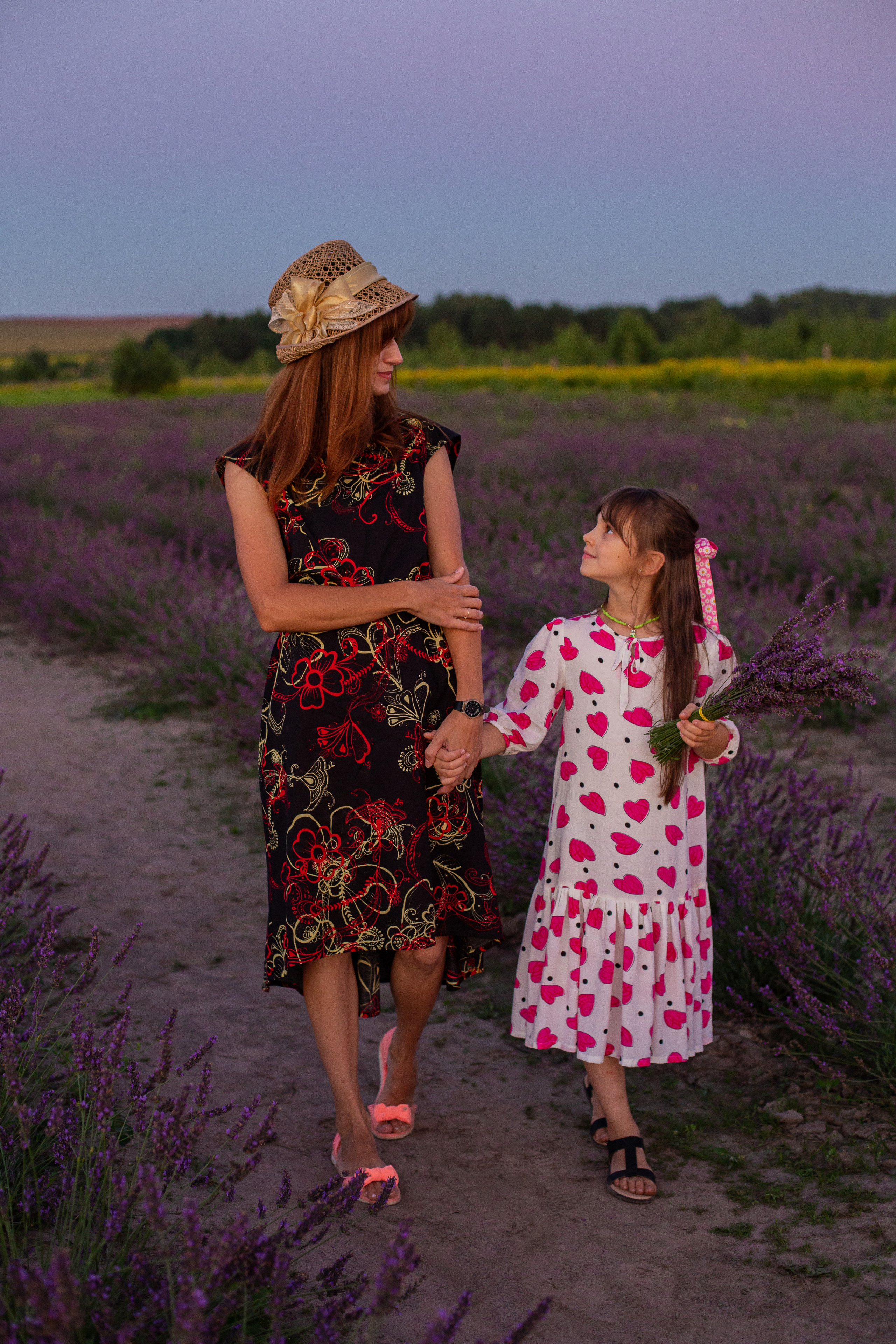 Лавандовый закат. Fotograf u Crnoj Gori-porodično fotografisanje sa djecom, lovestory, nekretnine