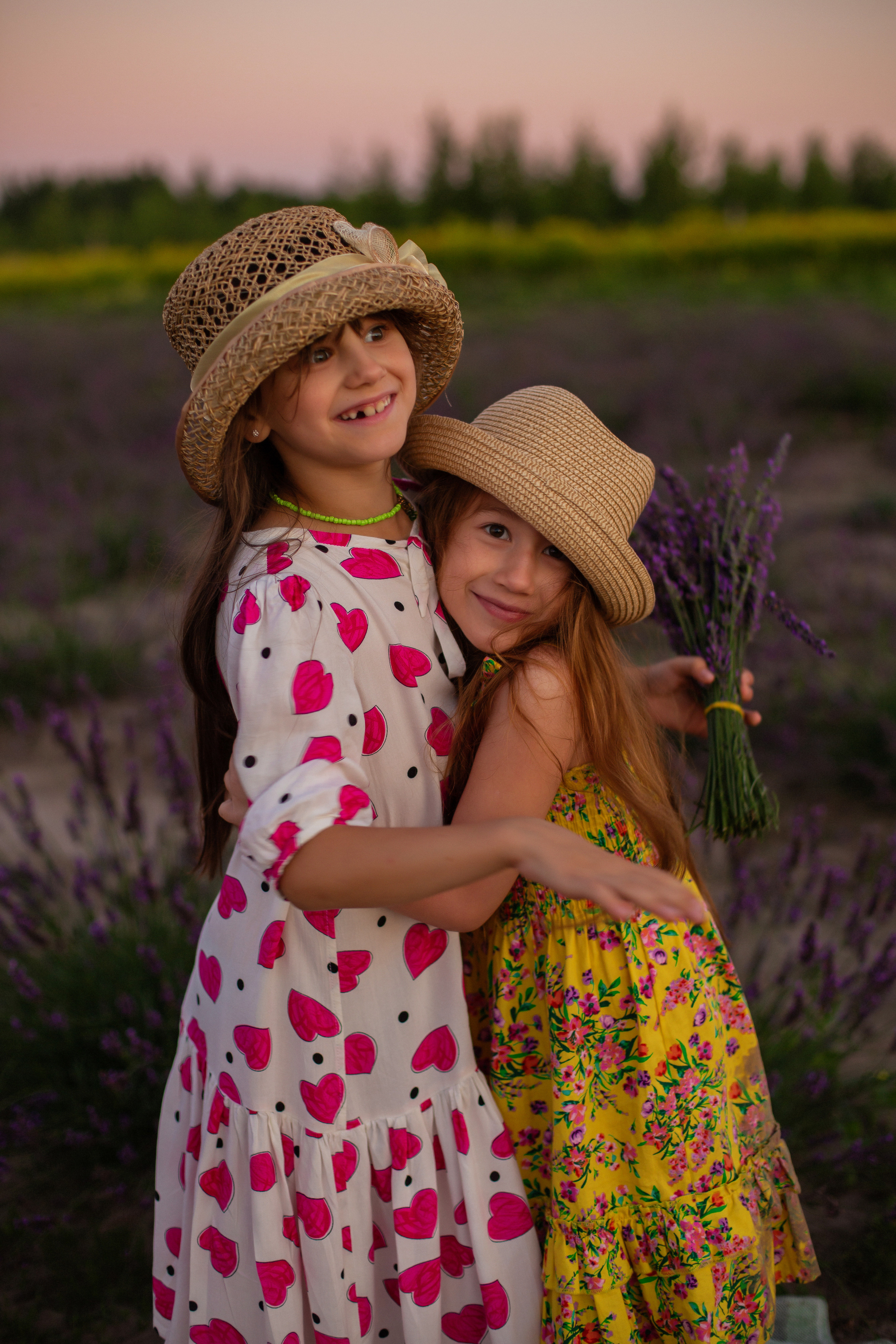 Лавандовый закат. Fotograf u Crnoj Gori-porodično fotografisanje sa djecom, lovestory, nekretnine
