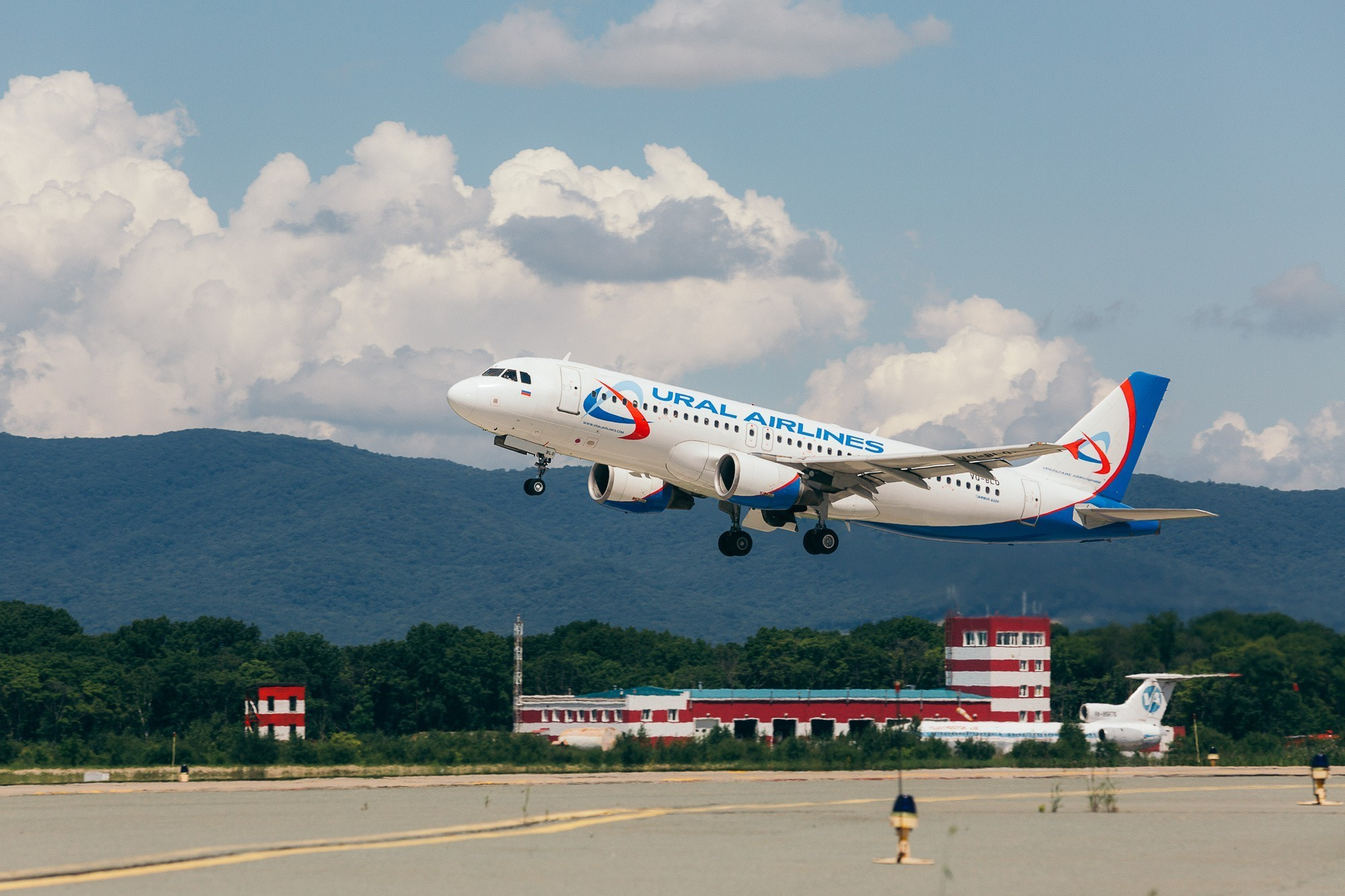 Авиаспоттинг в аэропорту Владивостока. Wedding and family photographer in Vladivostok Anton Blokhin