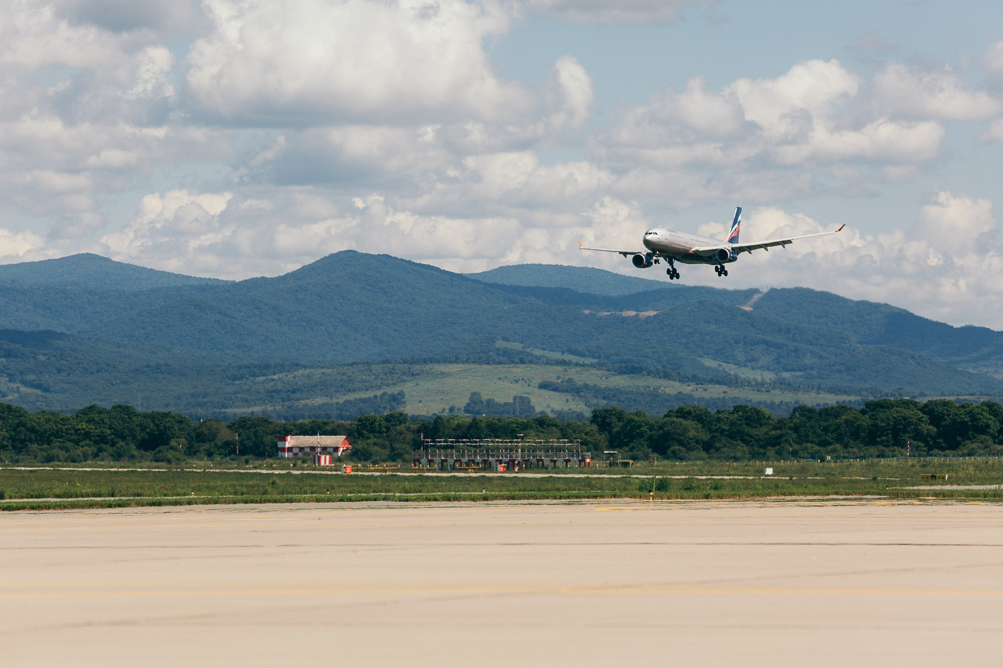 Авиаспоттинг в аэропорту Владивостока. Wedding and family photographer in Vladivostok Anton Blokhin