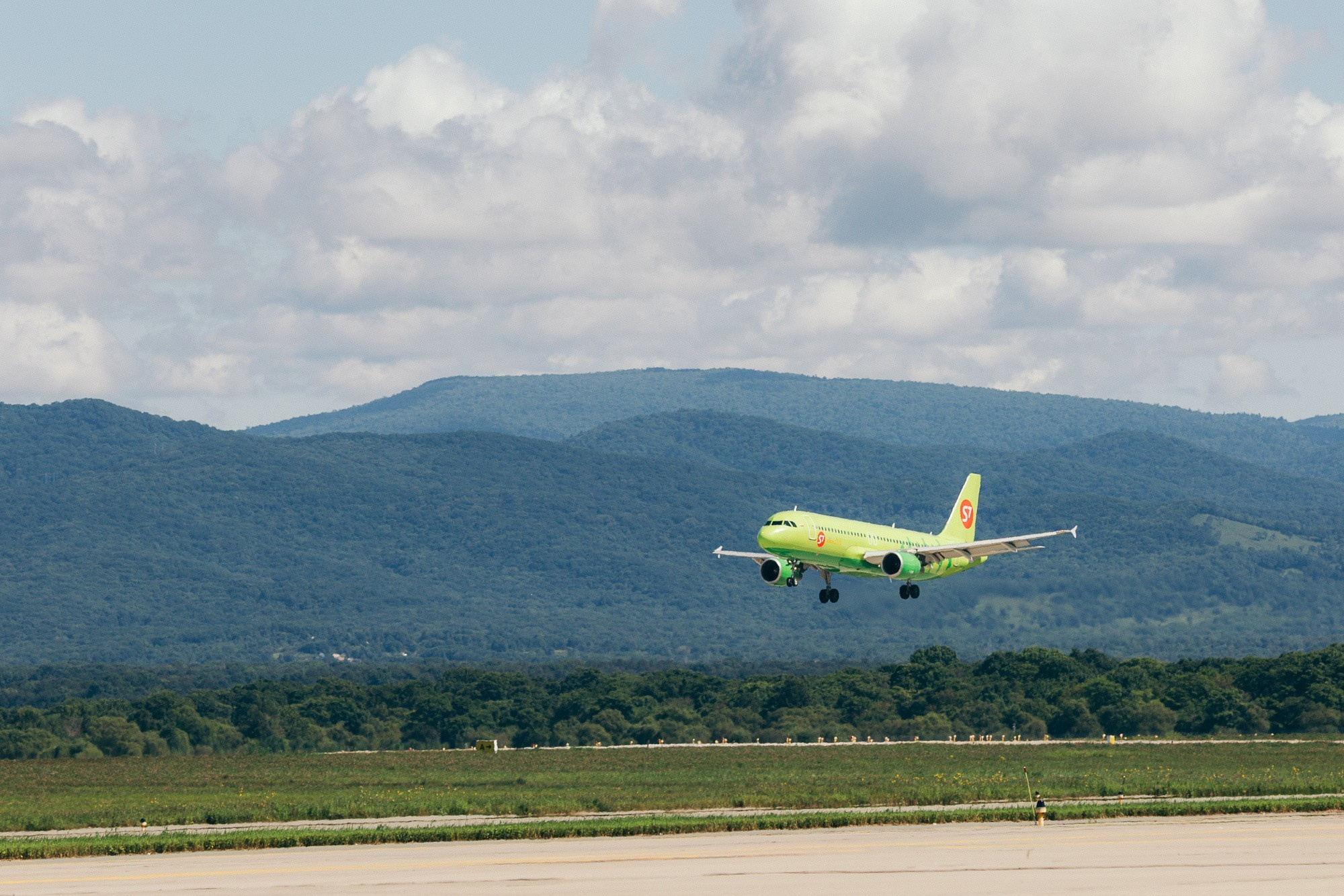Авиаспоттинг в аэропорту Владивостока. Wedding and family photographer in Vladivostok Anton Blokhin