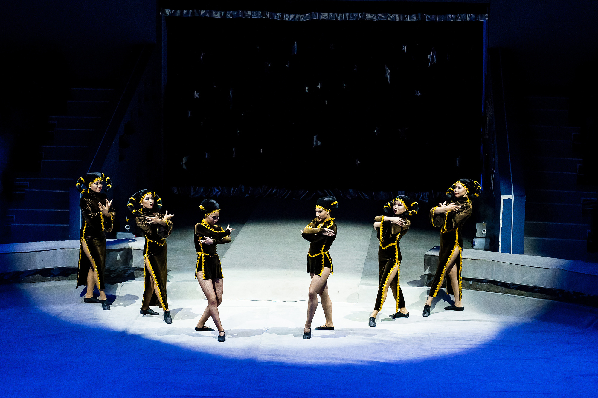 Государственный цирк Бурятии «Легенды Байкала — 9 ветвей». Wedding and family photographer in Vladivostok Anton Blokhin