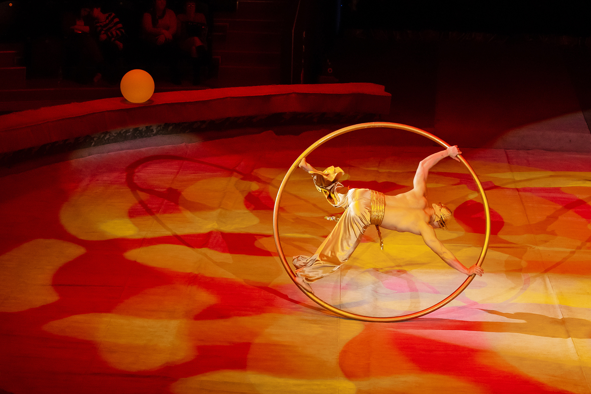 Государственный цирк Бурятии «Легенды Байкала — 9 ветвей». Wedding and family photographer in Vladivostok Anton Blokhin