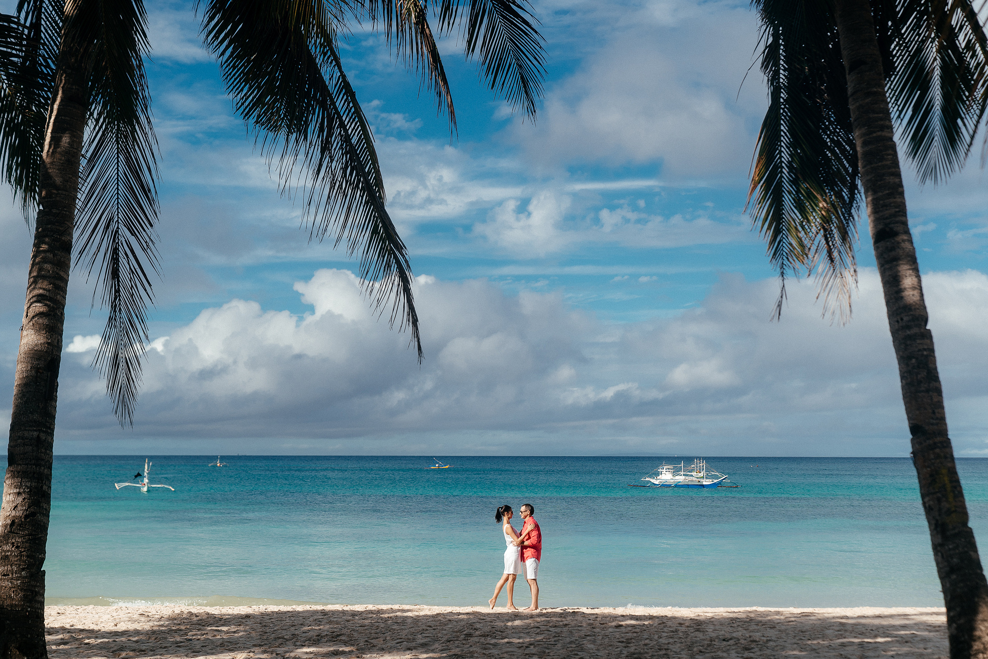 LOVESTORY ON BORACAY. Wedding and family photographer in Vladivostok Anton Blokhin