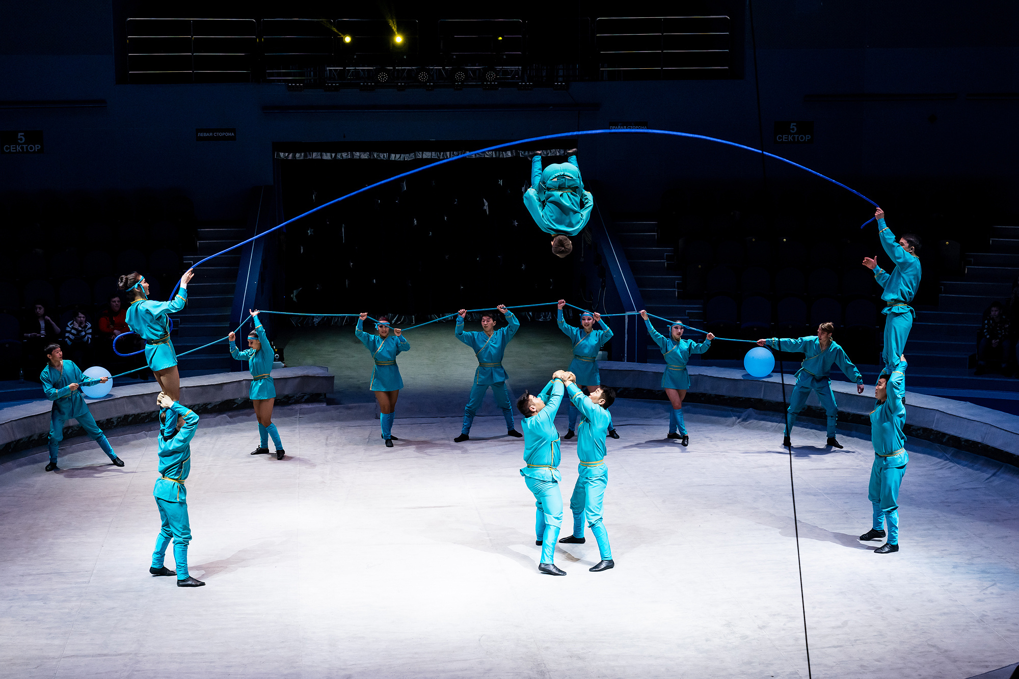 Государственный цирк Бурятии «Легенды Байкала — 9 ветвей». Wedding and family photographer in Vladivostok Anton Blokhin