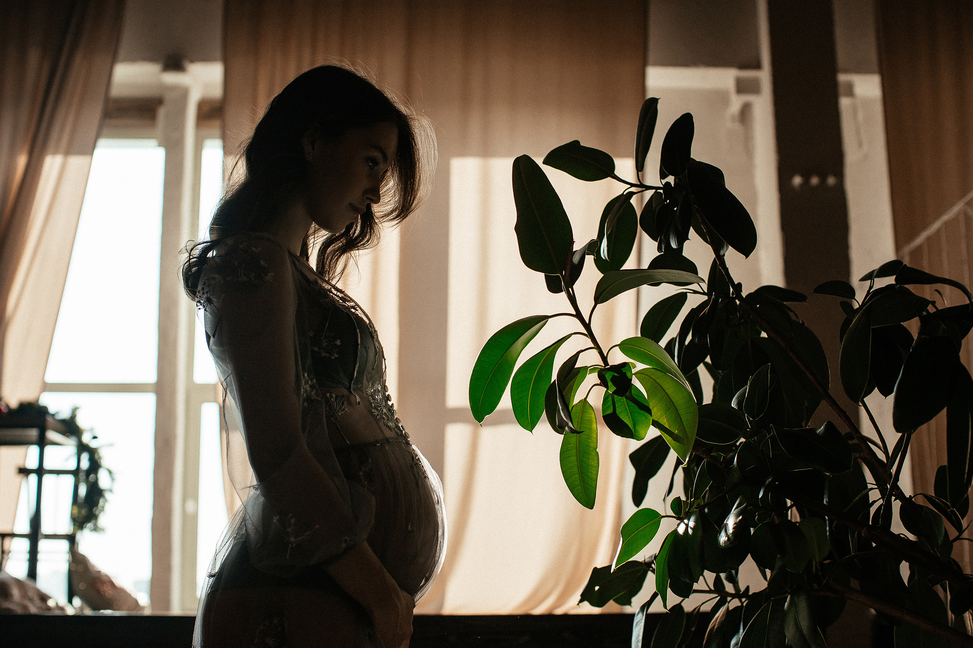 Фотосессия беременности в студии во Владивостоке. Фотограф во Владивостоке Антон Блохин