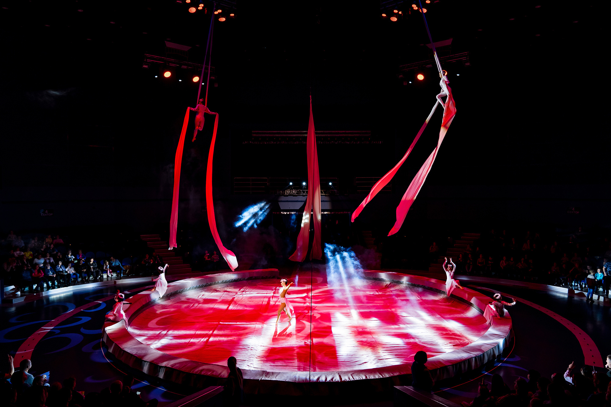 Государственный цирк Бурятии «Легенды Байкала — 9 ветвей». Wedding and family photographer in Vladivostok Anton Blokhin