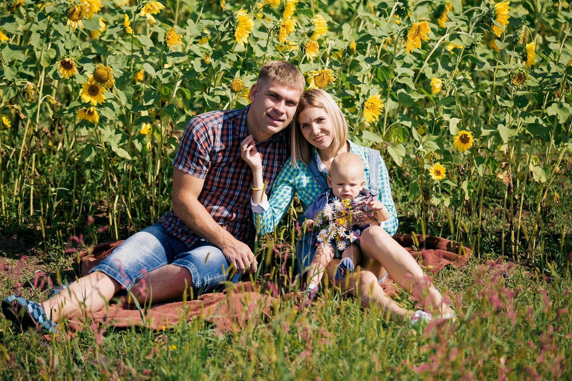 Фотосессия в подсолнуховом поле во владивостоке. Фотограф во Владивостоке Антон Блохин