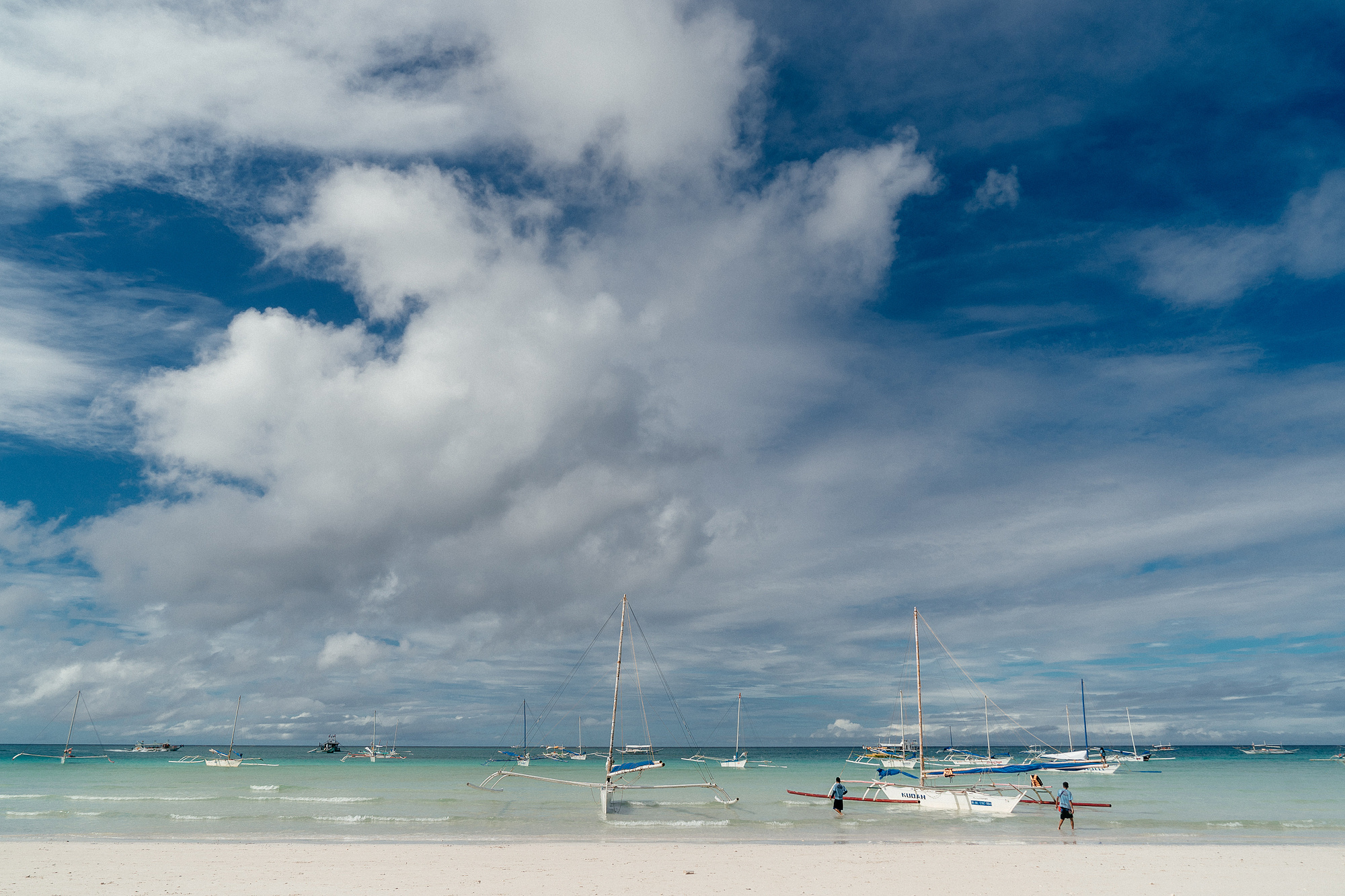 LOVESTORY ON BORACAY. Wedding and family photographer in Vladivostok Anton Blokhin