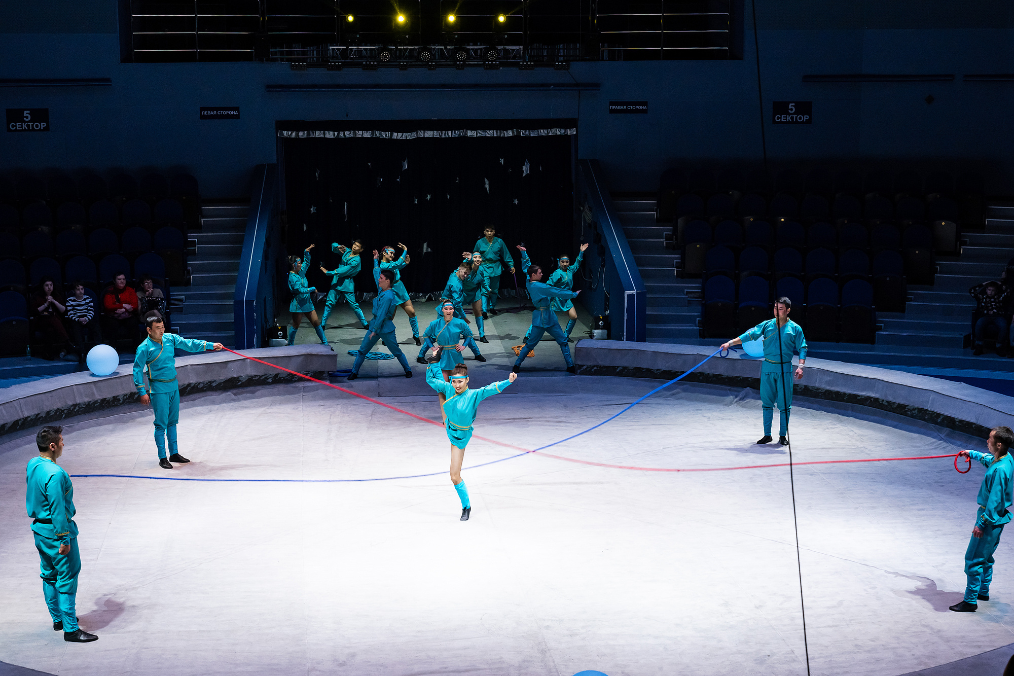 Государственный цирк Бурятии «Легенды Байкала — 9 ветвей». Wedding and family photographer in Vladivostok Anton Blokhin