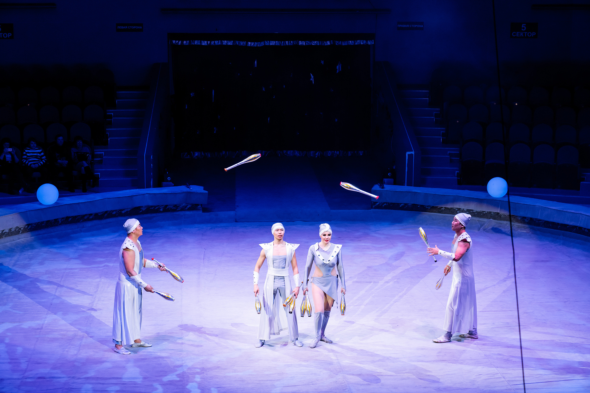 Государственный цирк Бурятии «Легенды Байкала — 9 ветвей». Wedding and family photographer in Vladivostok Anton Blokhin