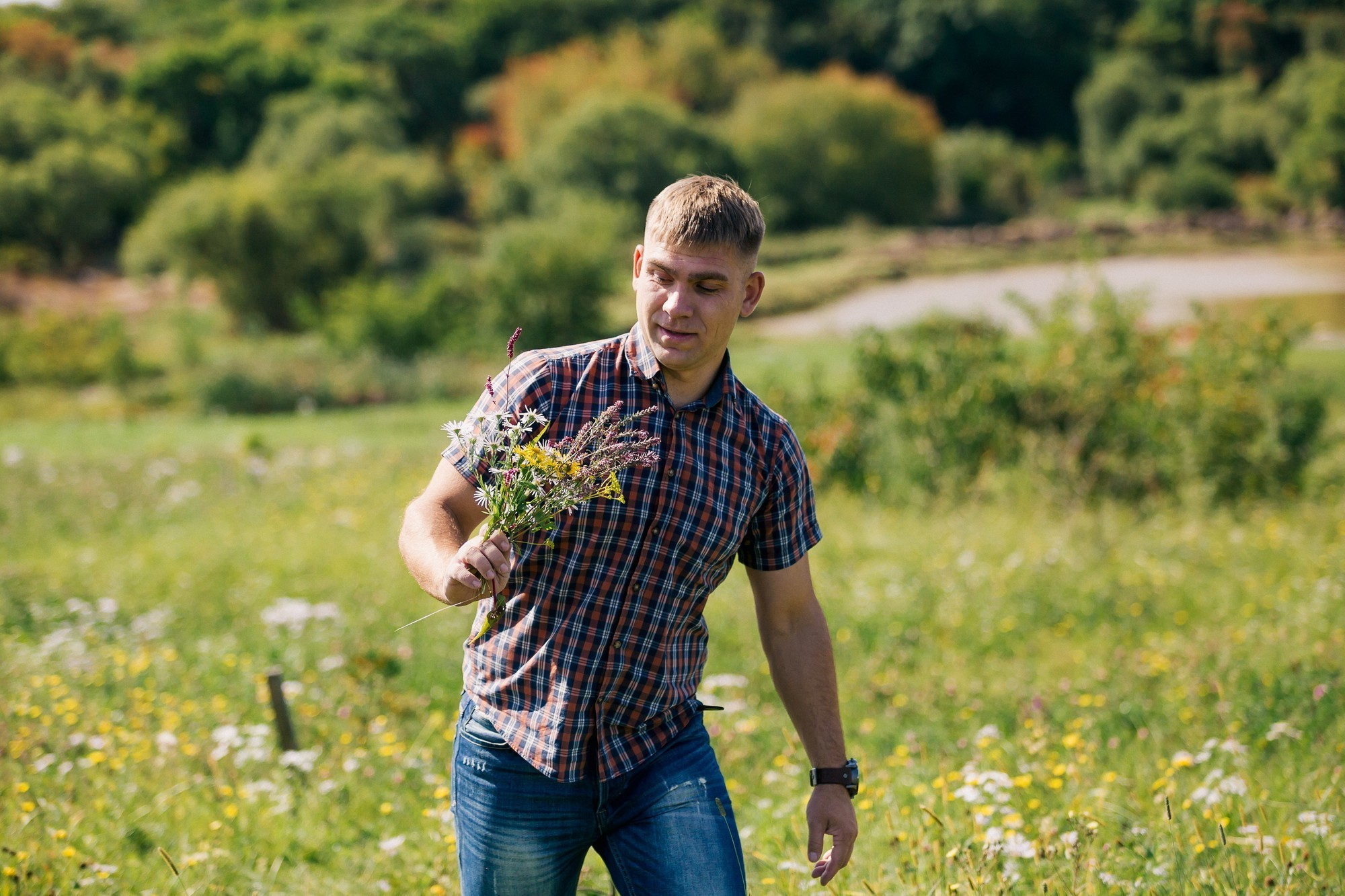 Фотосессия в подсолнуховом поле во владивостоке. Фотограф во Владивостоке Антон Блохин