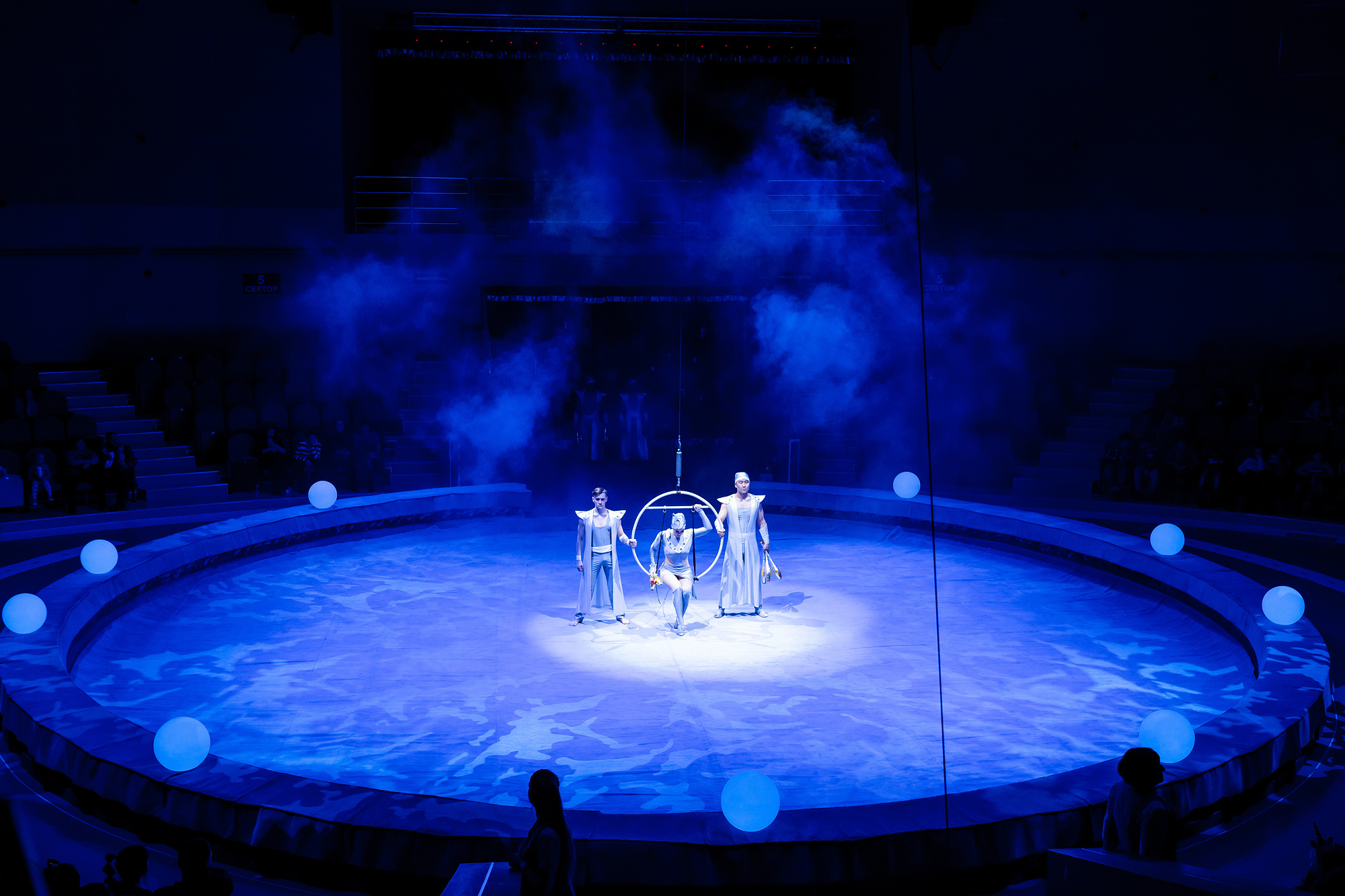 Государственный цирк Бурятии «Легенды Байкала — 9 ветвей». Wedding and family photographer in Vladivostok Anton Blokhin