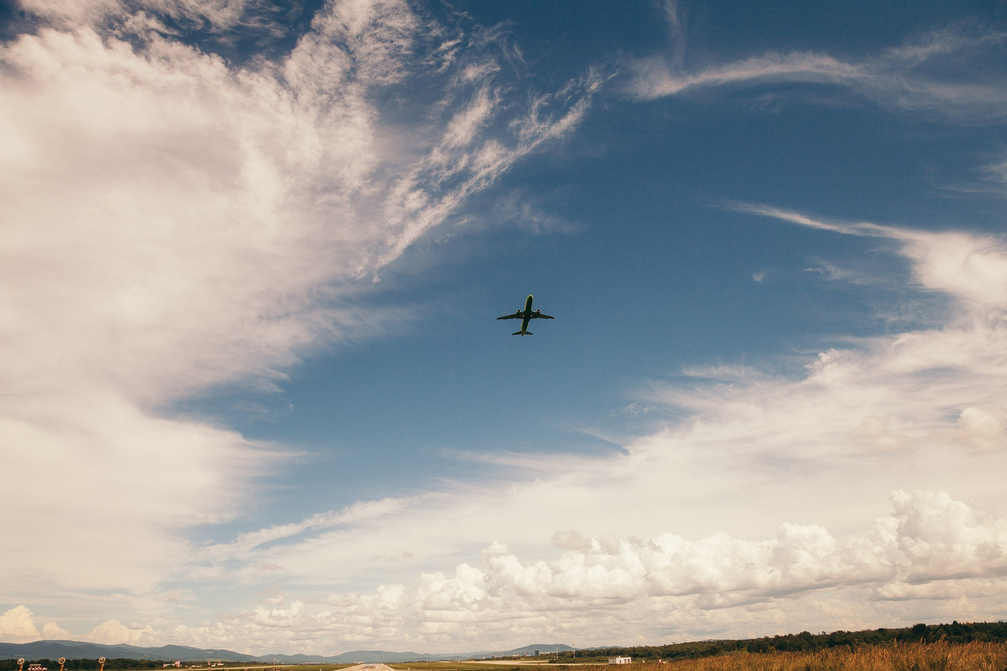 Авиаспоттинг в аэропорту Владивостока. Wedding and family photographer in Vladivostok Anton Blokhin
