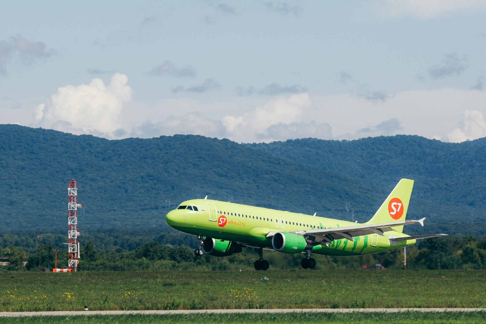 Авиаспоттинг в аэропорту Владивостока. Wedding and family photographer in Vladivostok Anton Blokhin