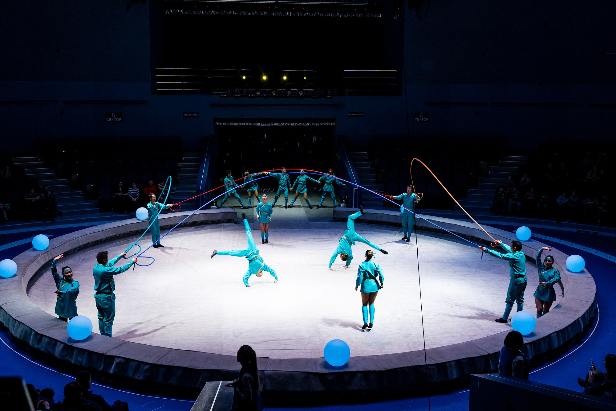 Государственный цирк Бурятии «Легенды Байкала — 9 ветвей». Wedding and family photographer in Vladivostok Anton Blokhin