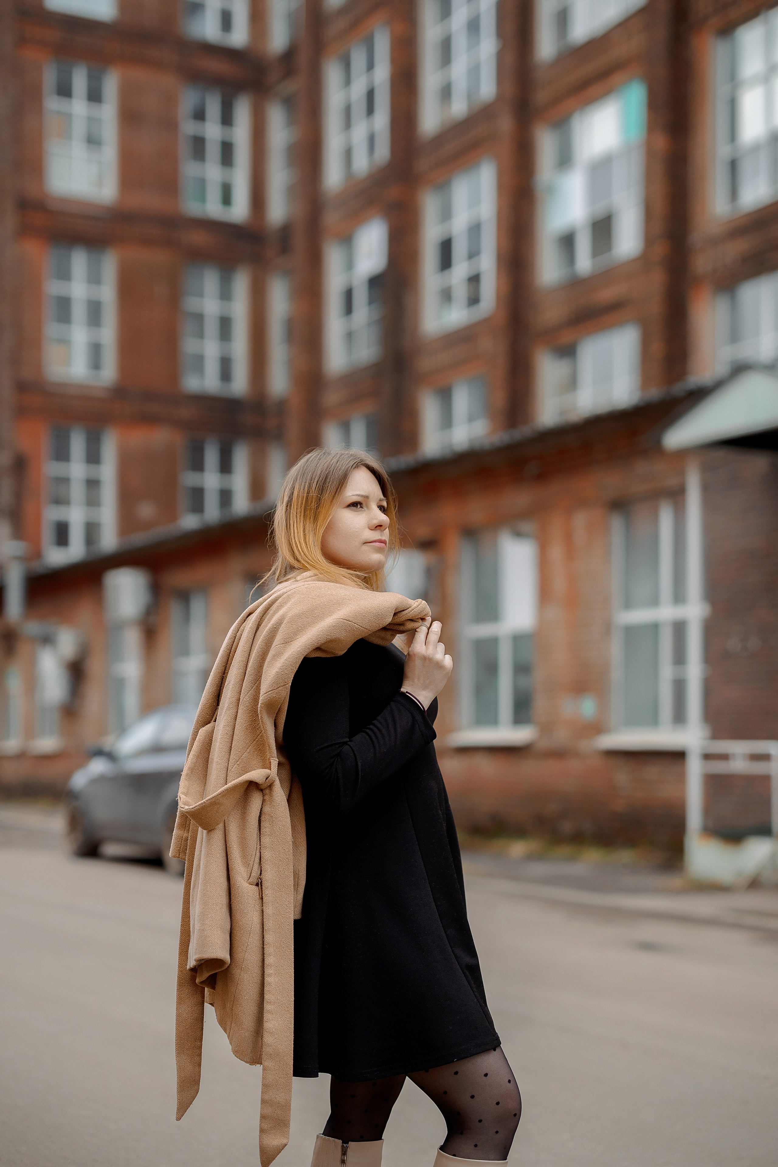 Настя на территории завода «Зингер». Александр Антонов. Профессиональный свадебный, репортажный фотограф в Москве, Подольске. Фото+Видео на любой праздник