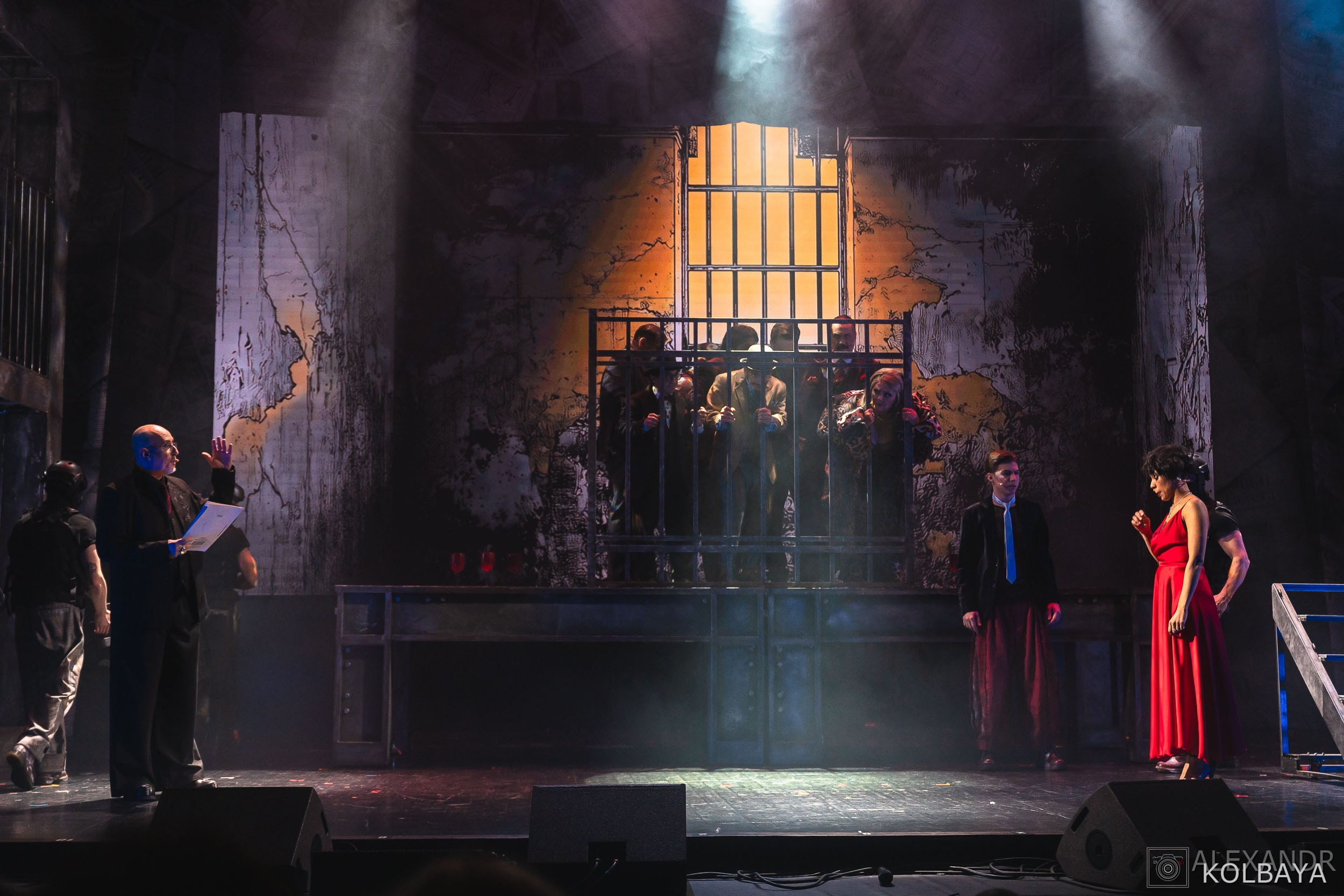 Фотографии со спектакля «Однажды в городе N». Концертный и театральный репортажный фотограф в Москве Александр Колбая