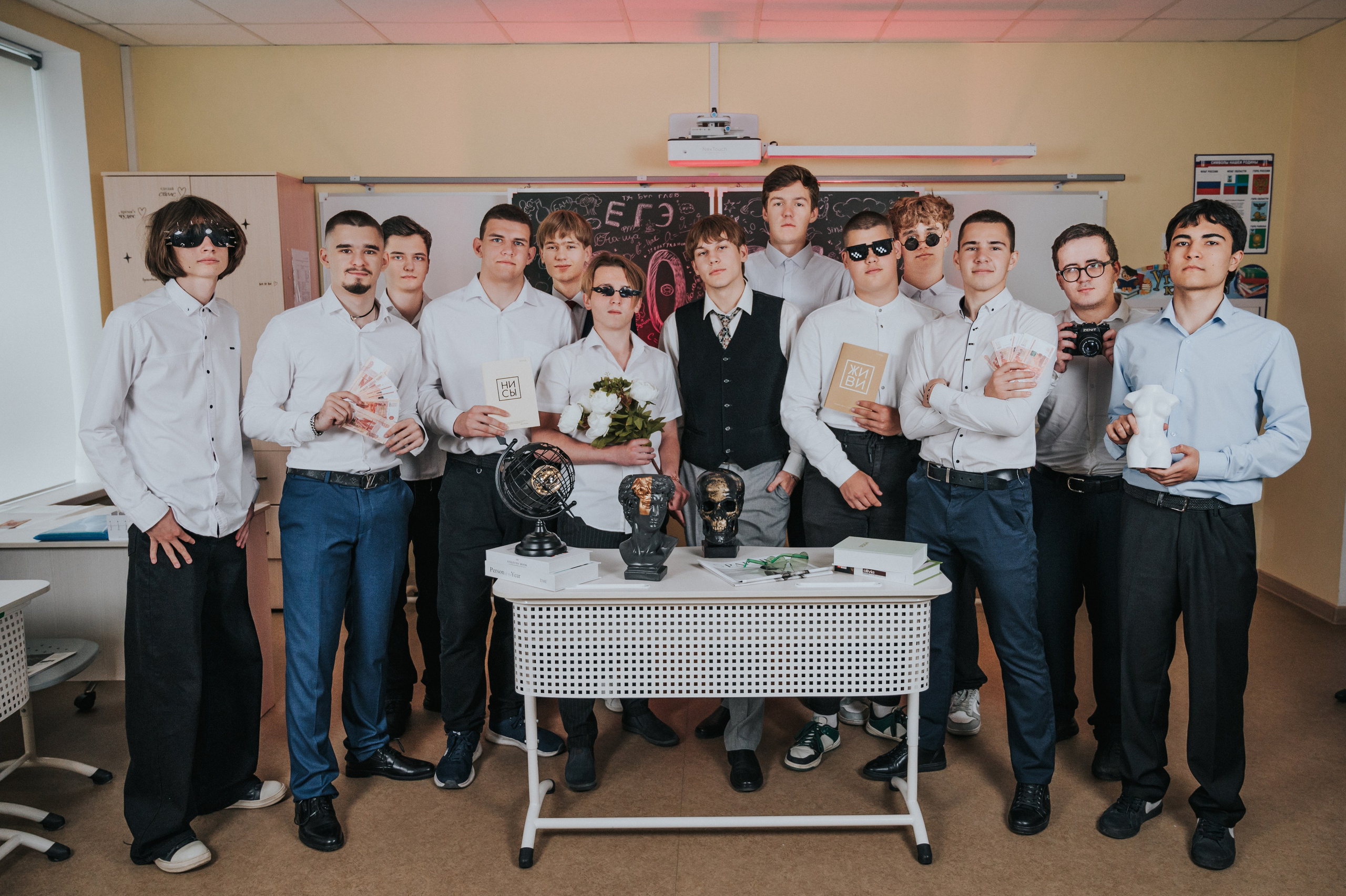 В школе. Выпускные альбомы и Школьный фотограф в Алексеевке, Бирюче, Красном