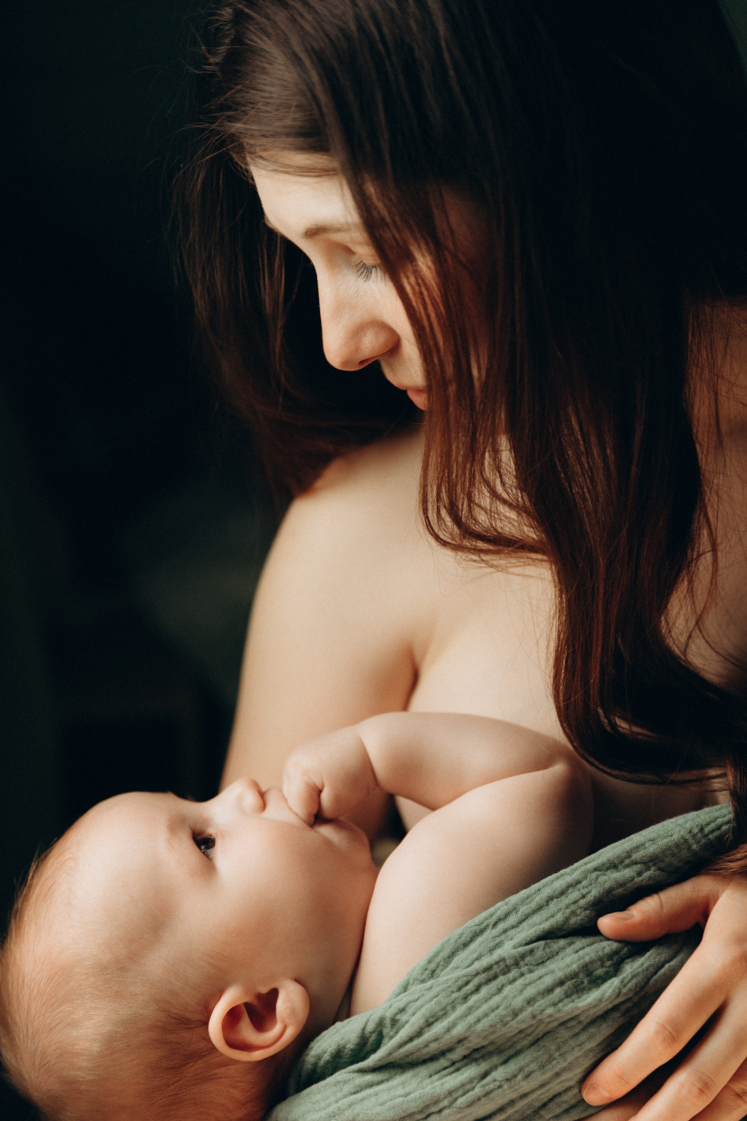 Мама и малыш, домашняя история. Фотограф Ульяна Дивина в Нижнем Новгороде и Нижегородской области