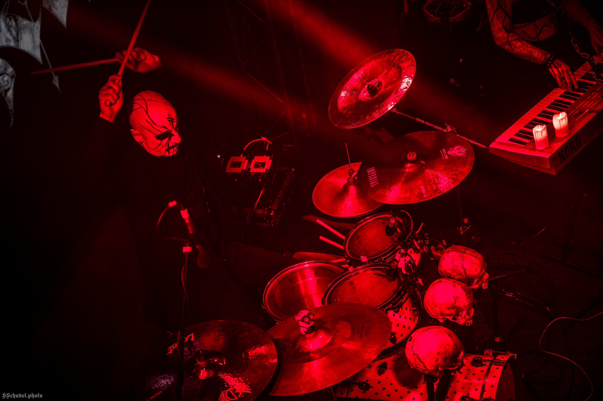Frostlagte Måne 07.12.25. We will make everything metal!