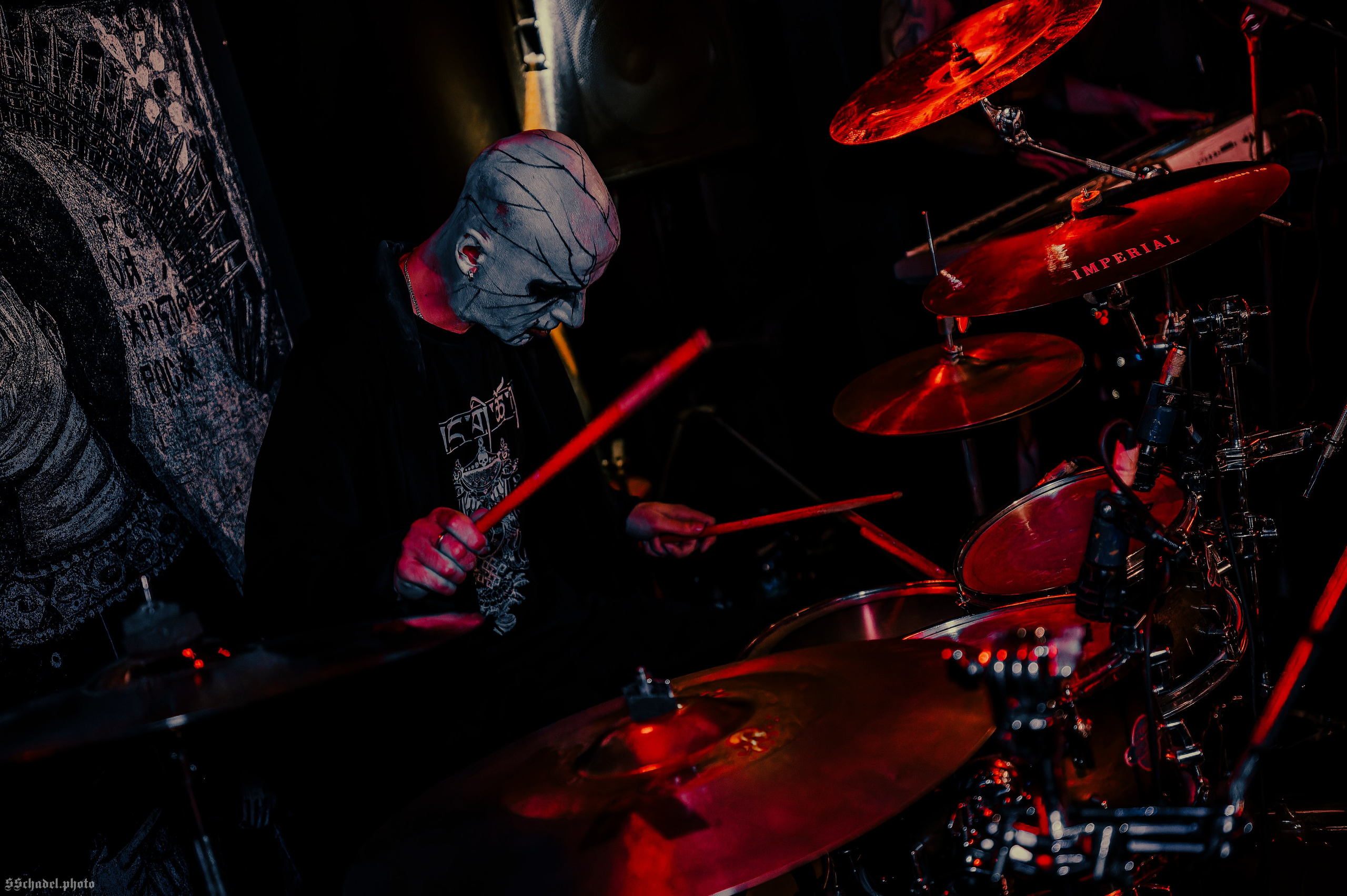 Frostlagte Måne 18.10.25. We will make everything metal!