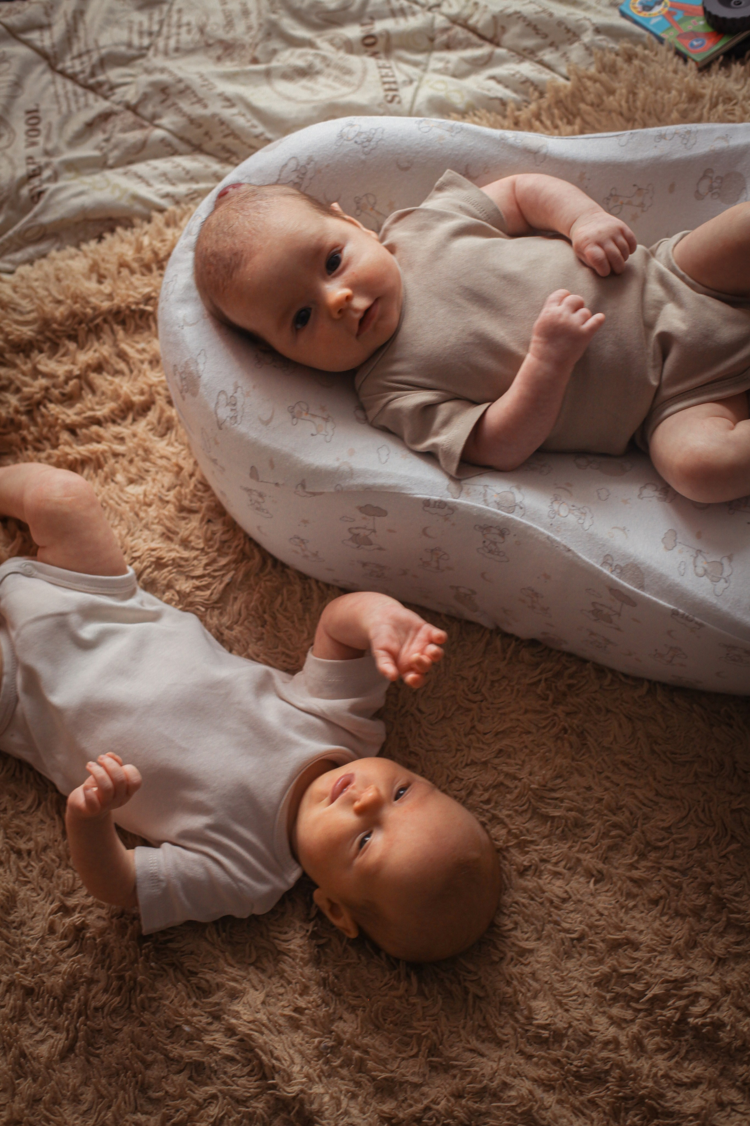 Виктория, Арсений, Василиса, Есения. Фотограф новорожденных в Москве и области Анастасия Холманская