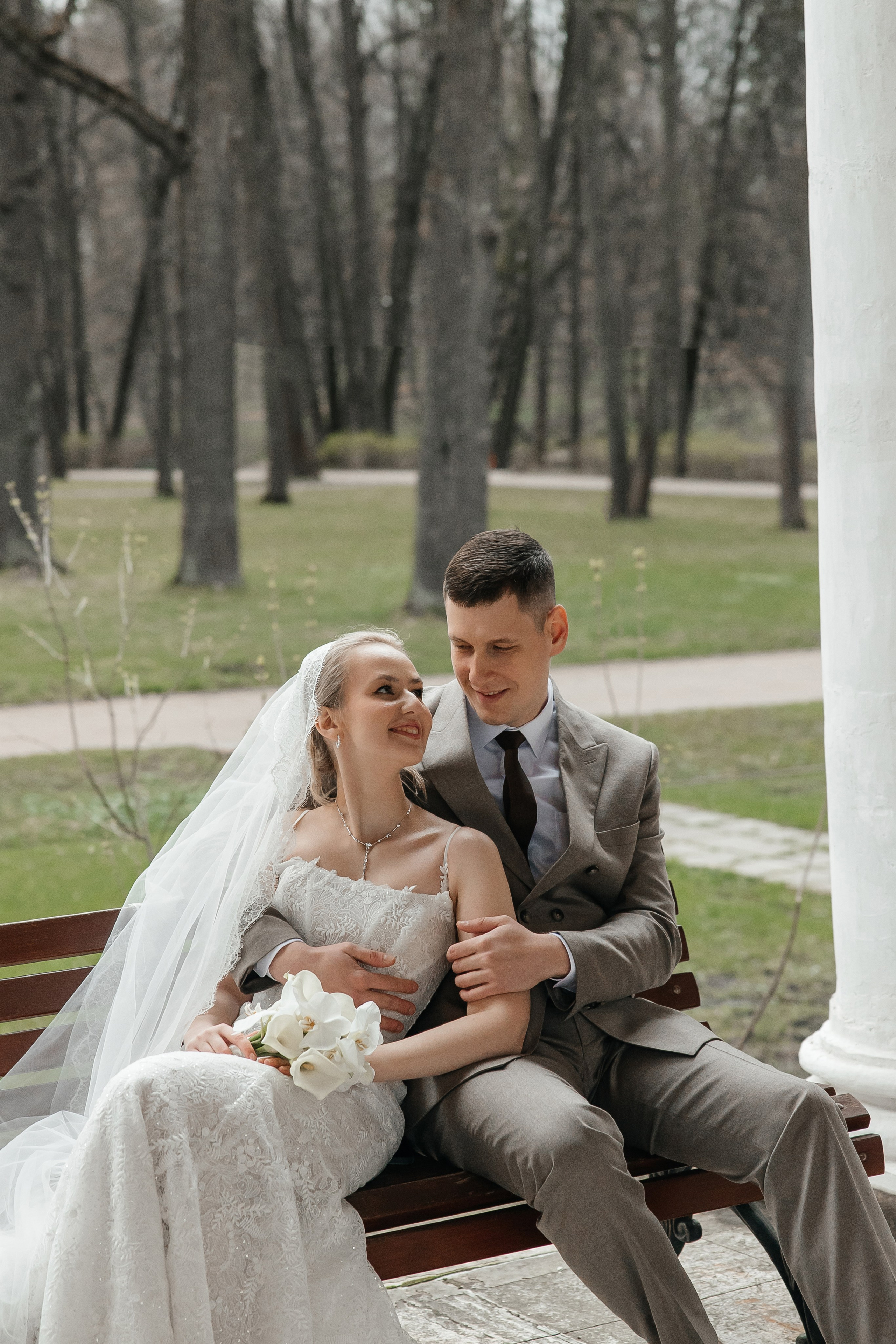 Свадебная фотосессия в Усадьбе Остафьево. Свадебный фотограф в Москве Дарья Олендарёва