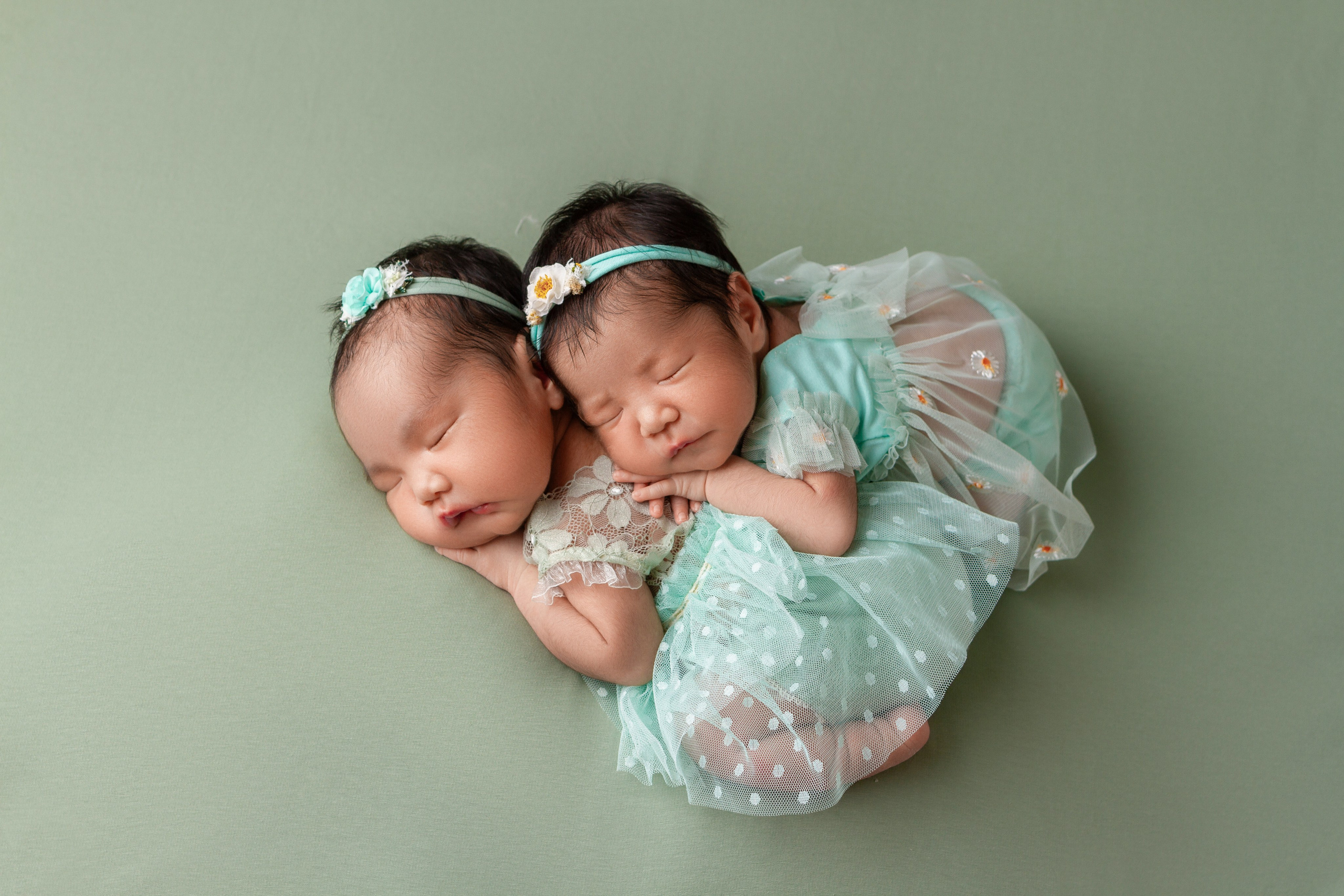 Двойня. Newborn фотограф в Москве — Фотофеи. Съемка новорожденных и детей до года