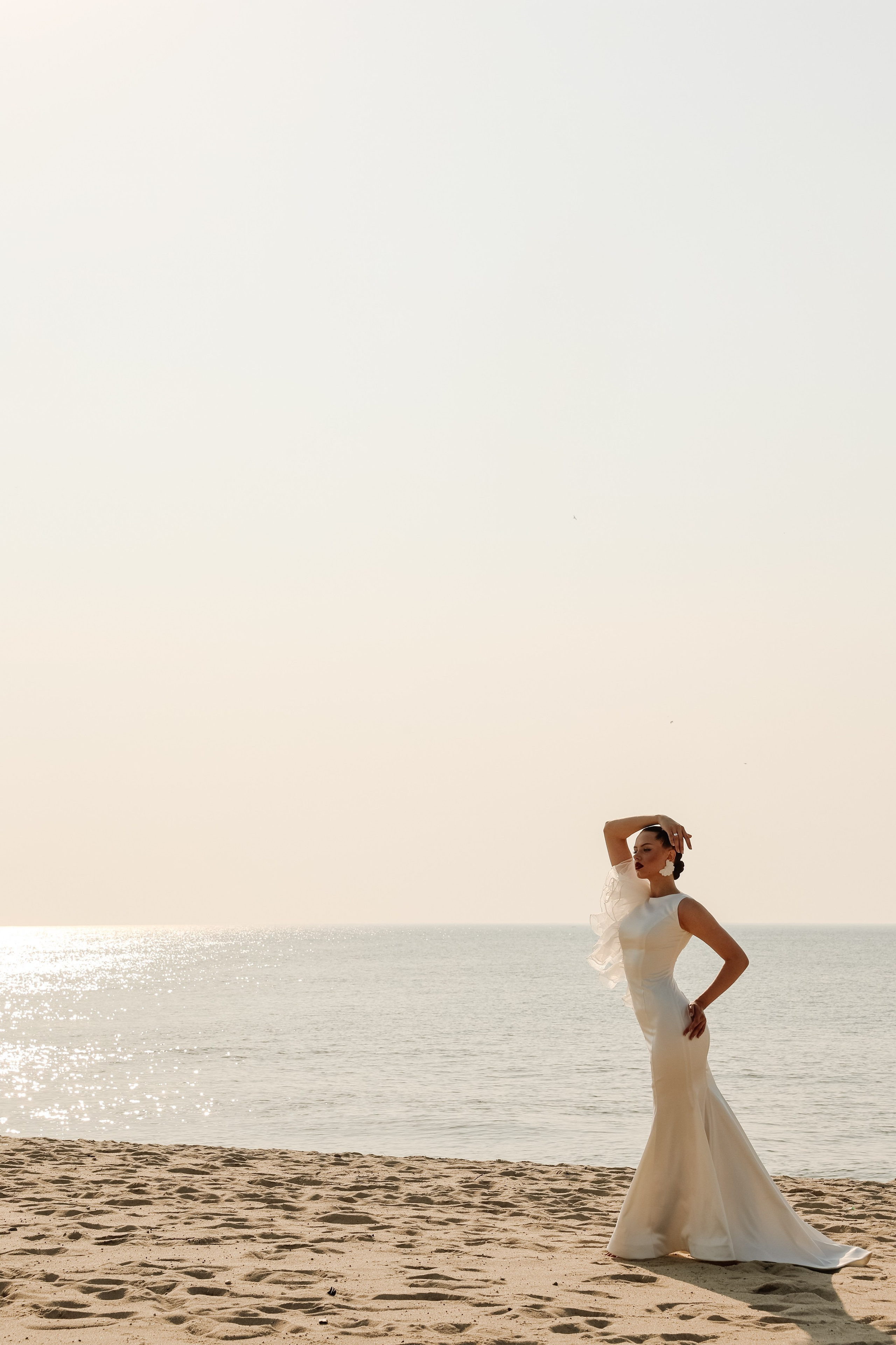 Камерная свадьба на берегу моря. Свадебный фотограф