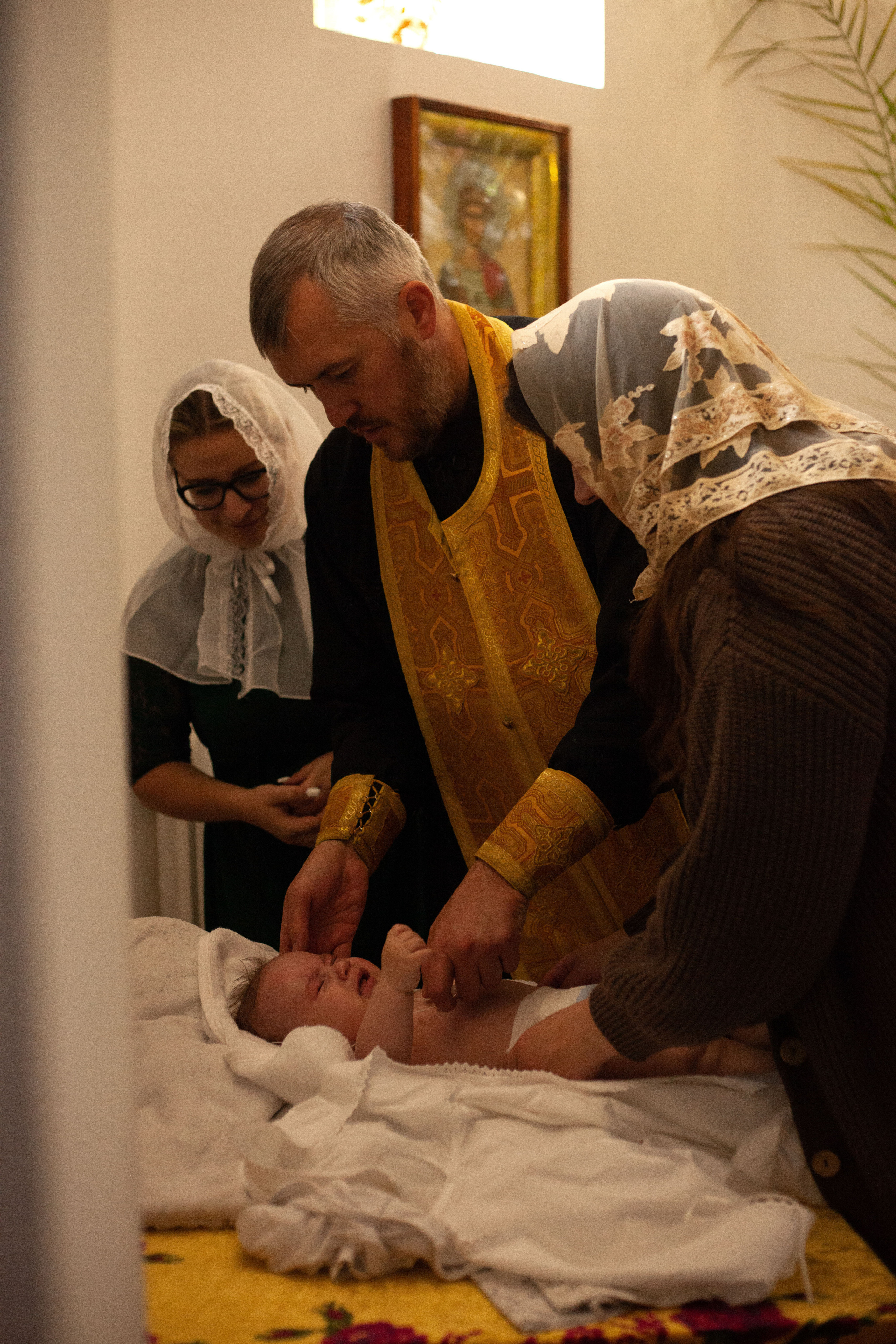 Крещение малыша 6 месяцев. Фотограф видеограф Ольга Василевская