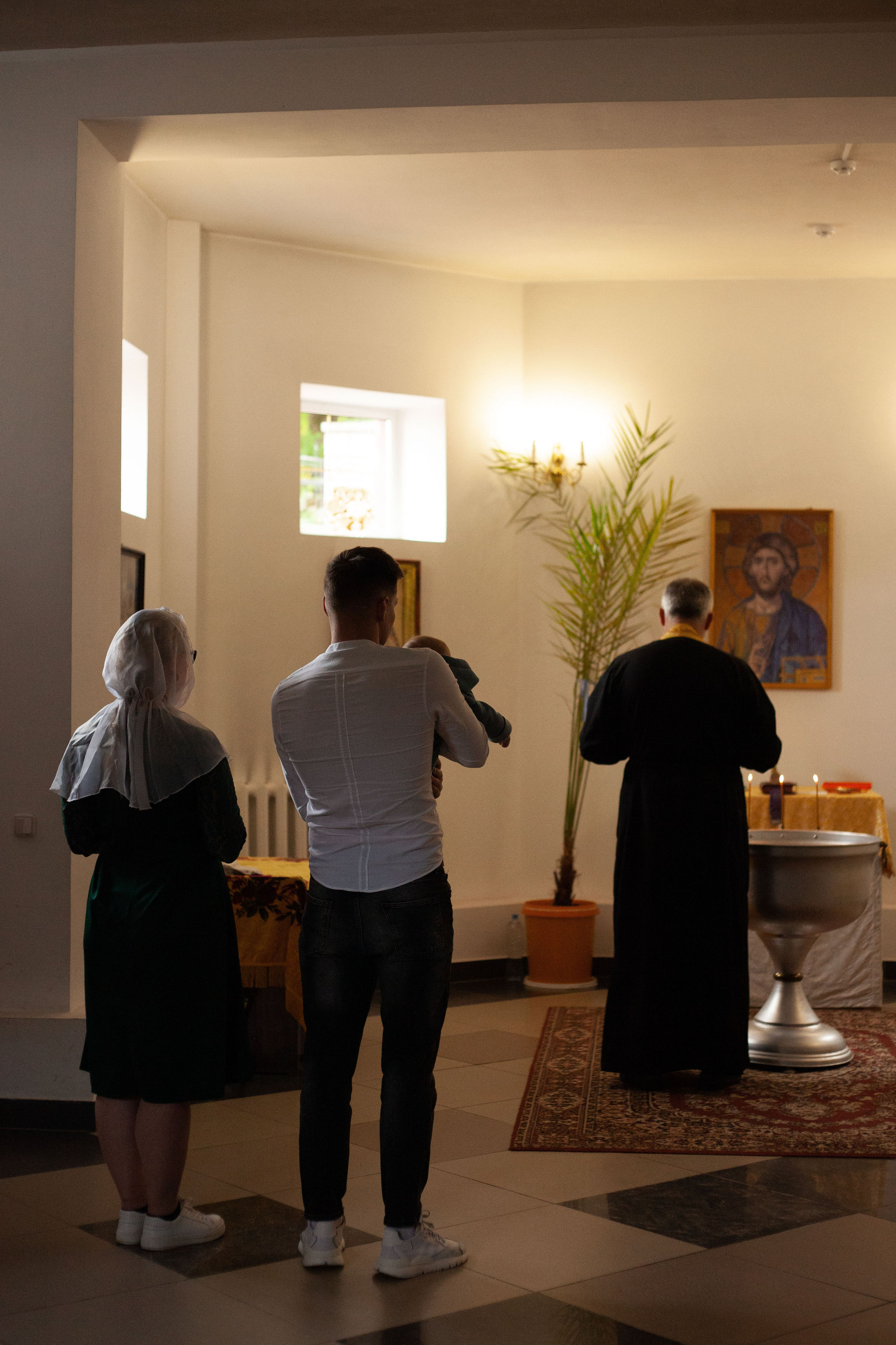 Крещение малыша 6 месяцев. Фотограф видеограф Ольга Василевская