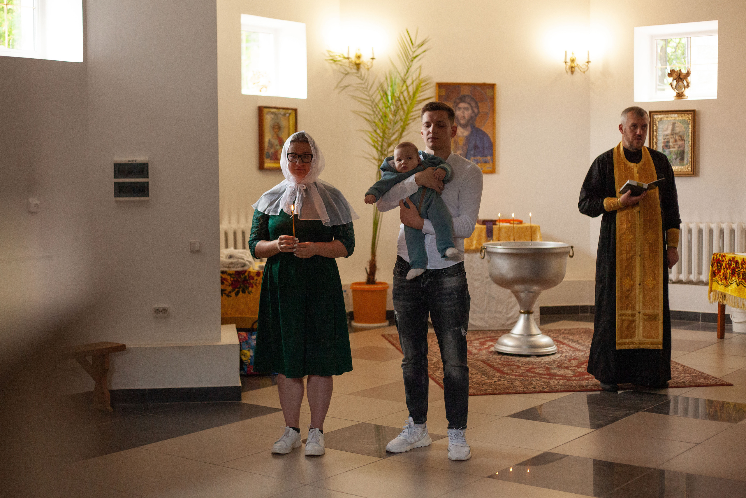 Крещение малыша 6 месяцев. Фотограф видеограф Ольга Василевская