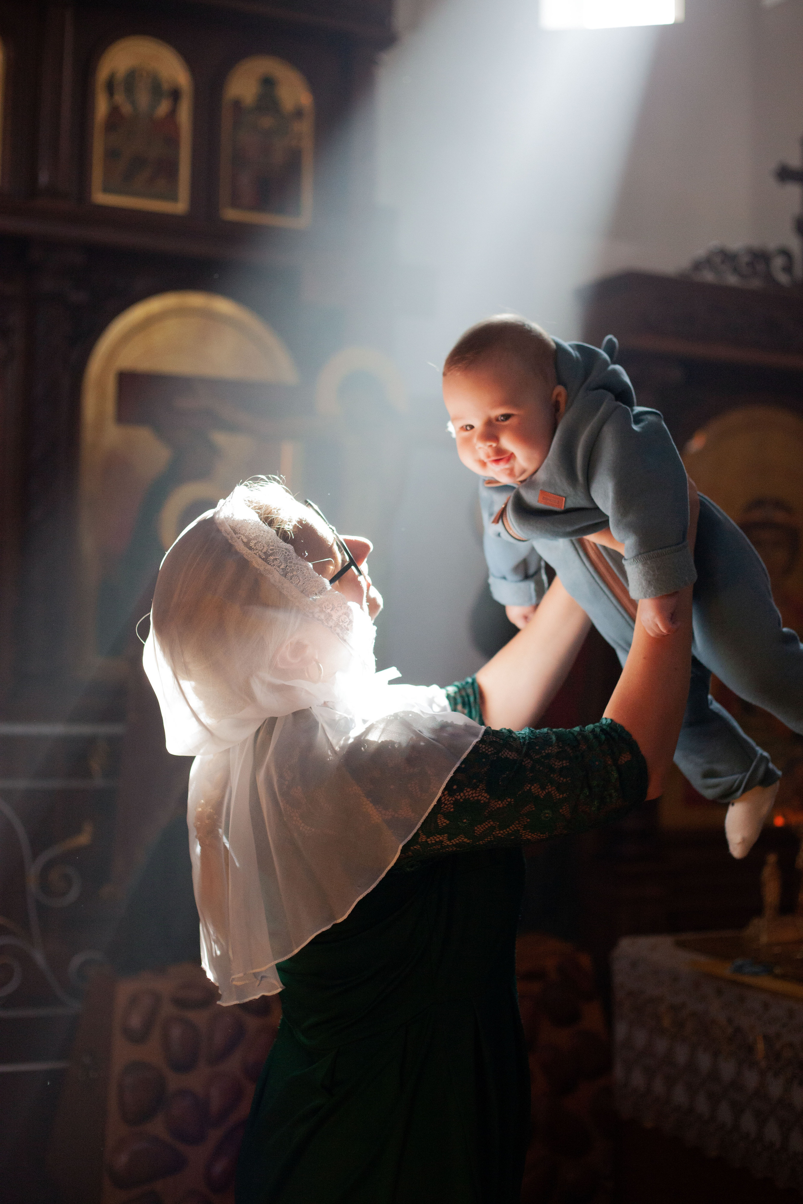 Крещение малыша 6 месяцев. Фотограф видеограф Ольга Василевская