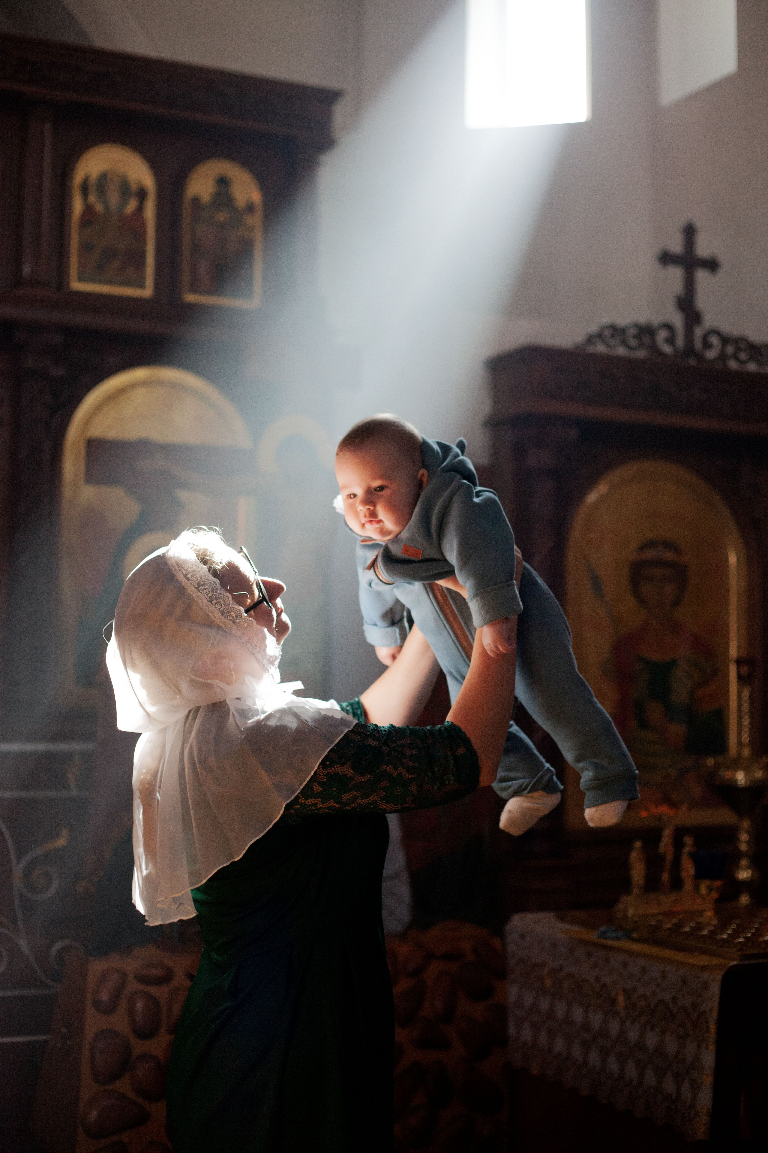 Крещение малыша 6 месяцев. Фотограф видеограф Ольга Василевская