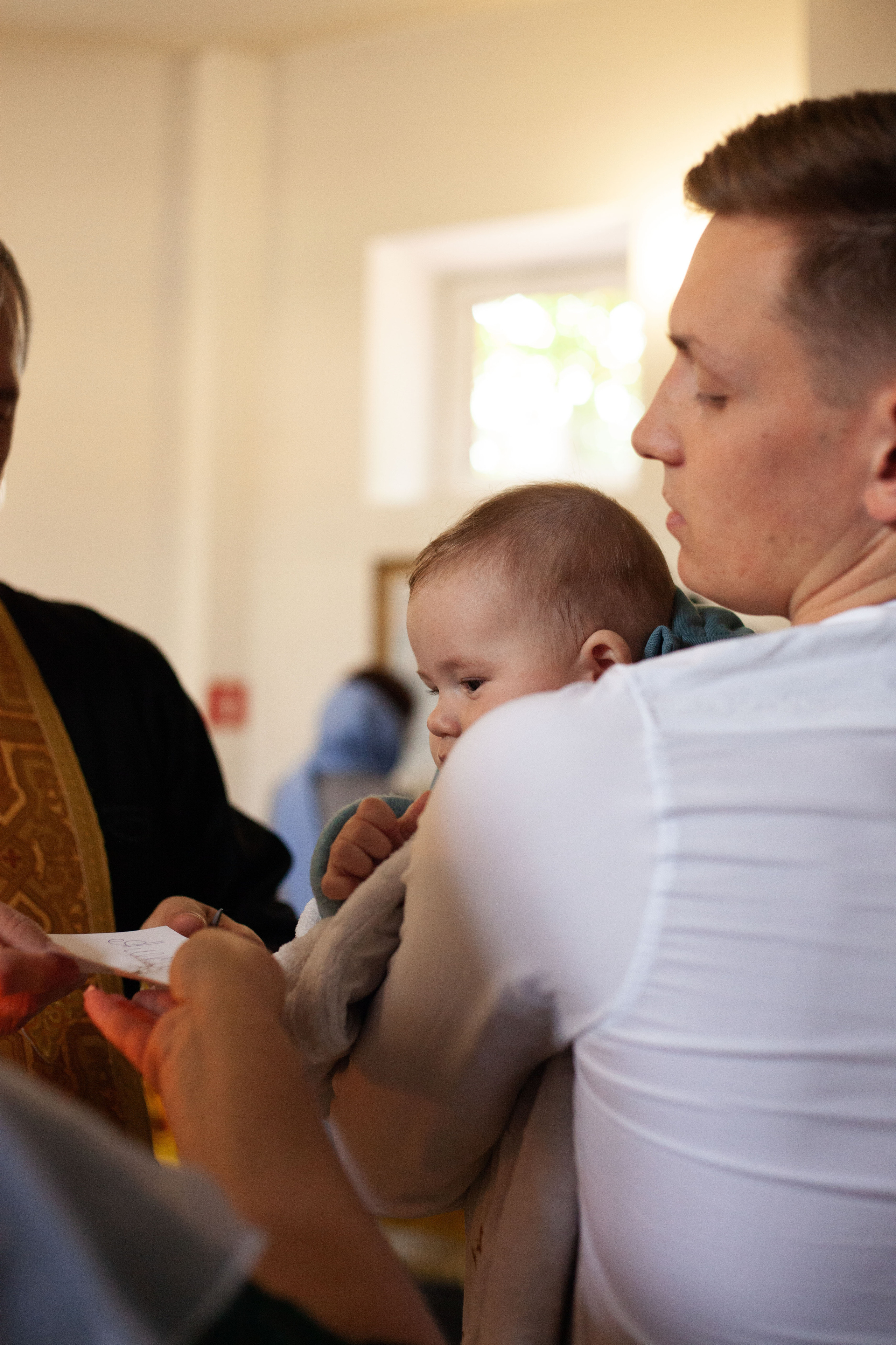 Крещение малыша 6 месяцев. Фотограф видеограф Ольга Василевская