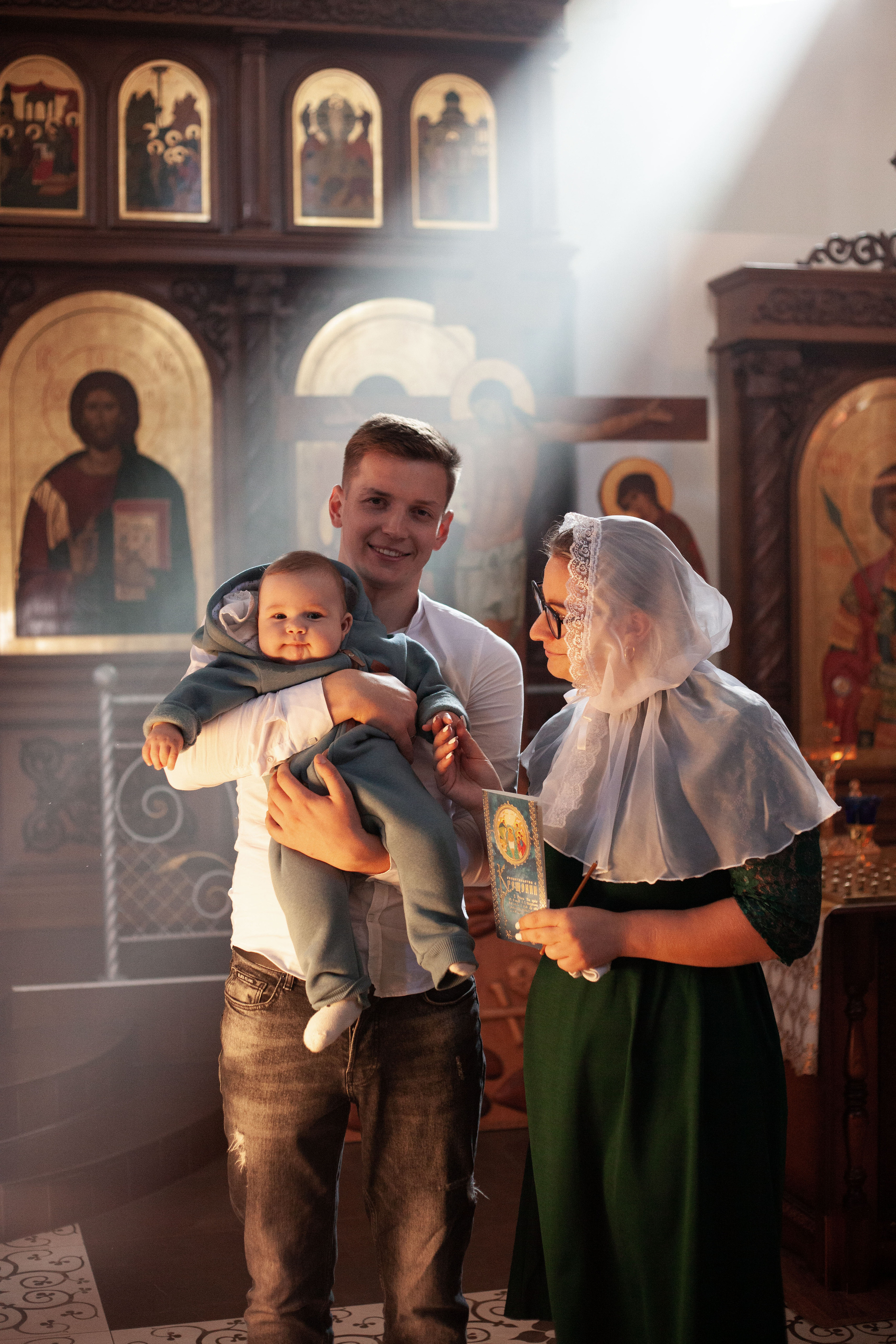 Крещение малыша 6 месяцев. Фотограф видеограф Ольга Василевская