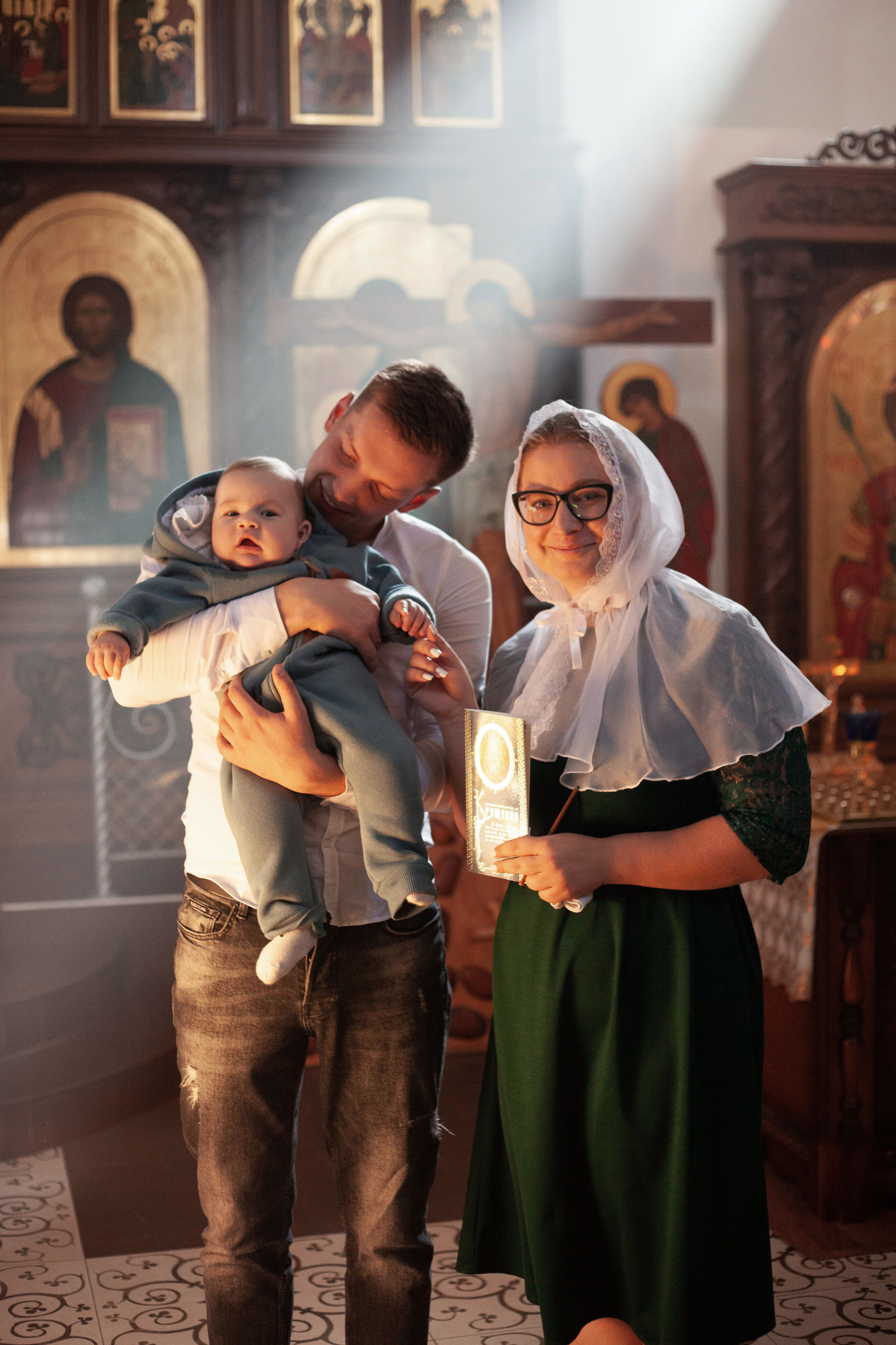 Крещение малыша 6 месяцев. Фотограф видеограф Ольга Василевская