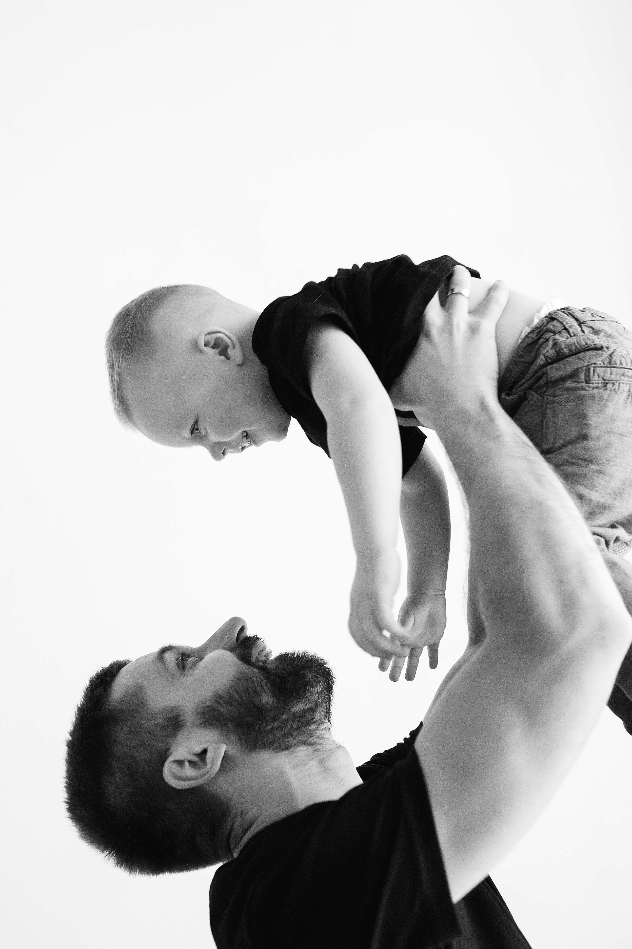 ЧБ серия. Фотограф новорожденных Оксана Полевская