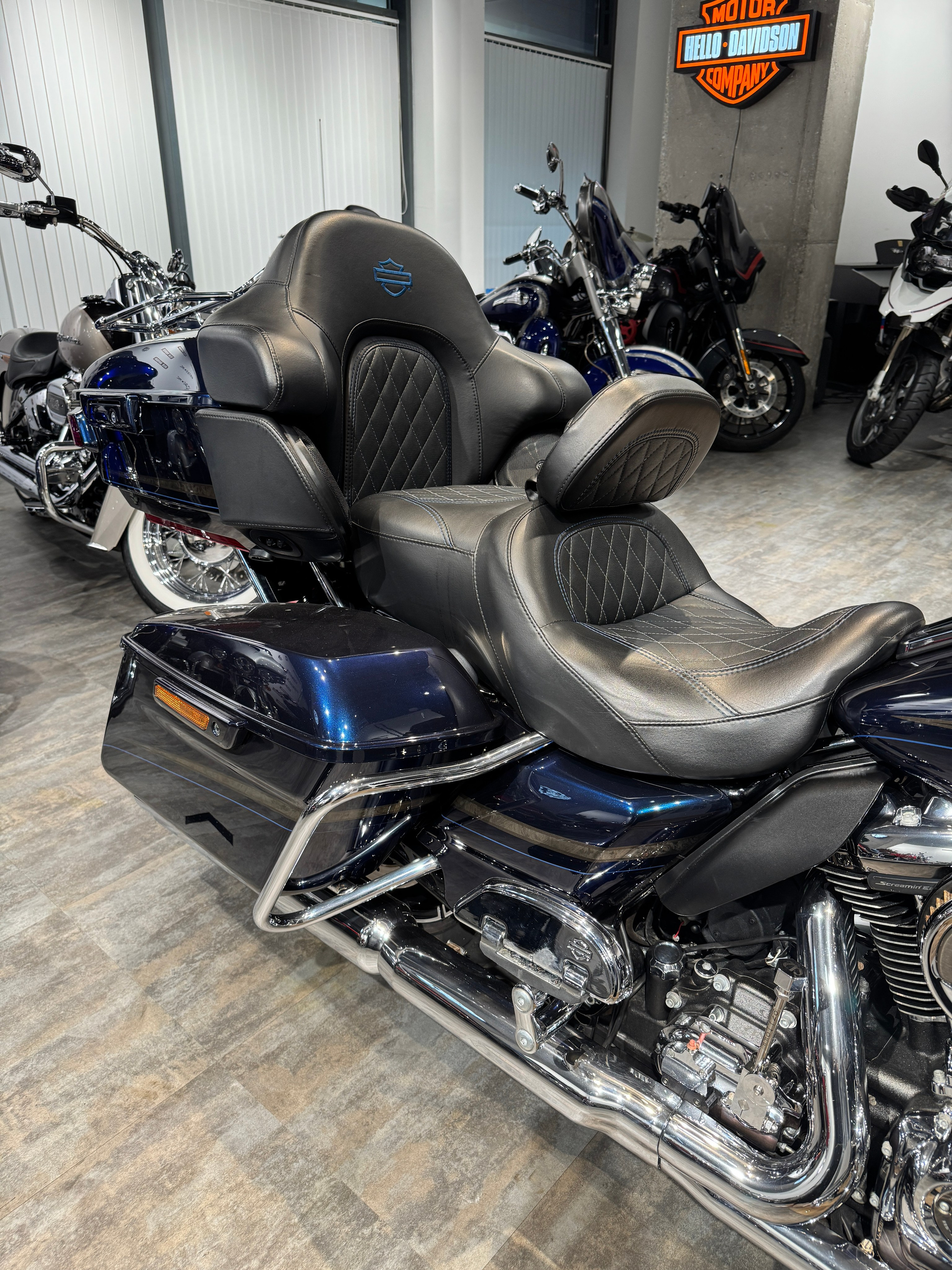 Мотоциклы Harley-Davidson 2018 HD CVO Ultra Limited 115 (Touring)  — купить мотоцикл. Hello Davidson, Москва. Только хорошие мотоциклы…