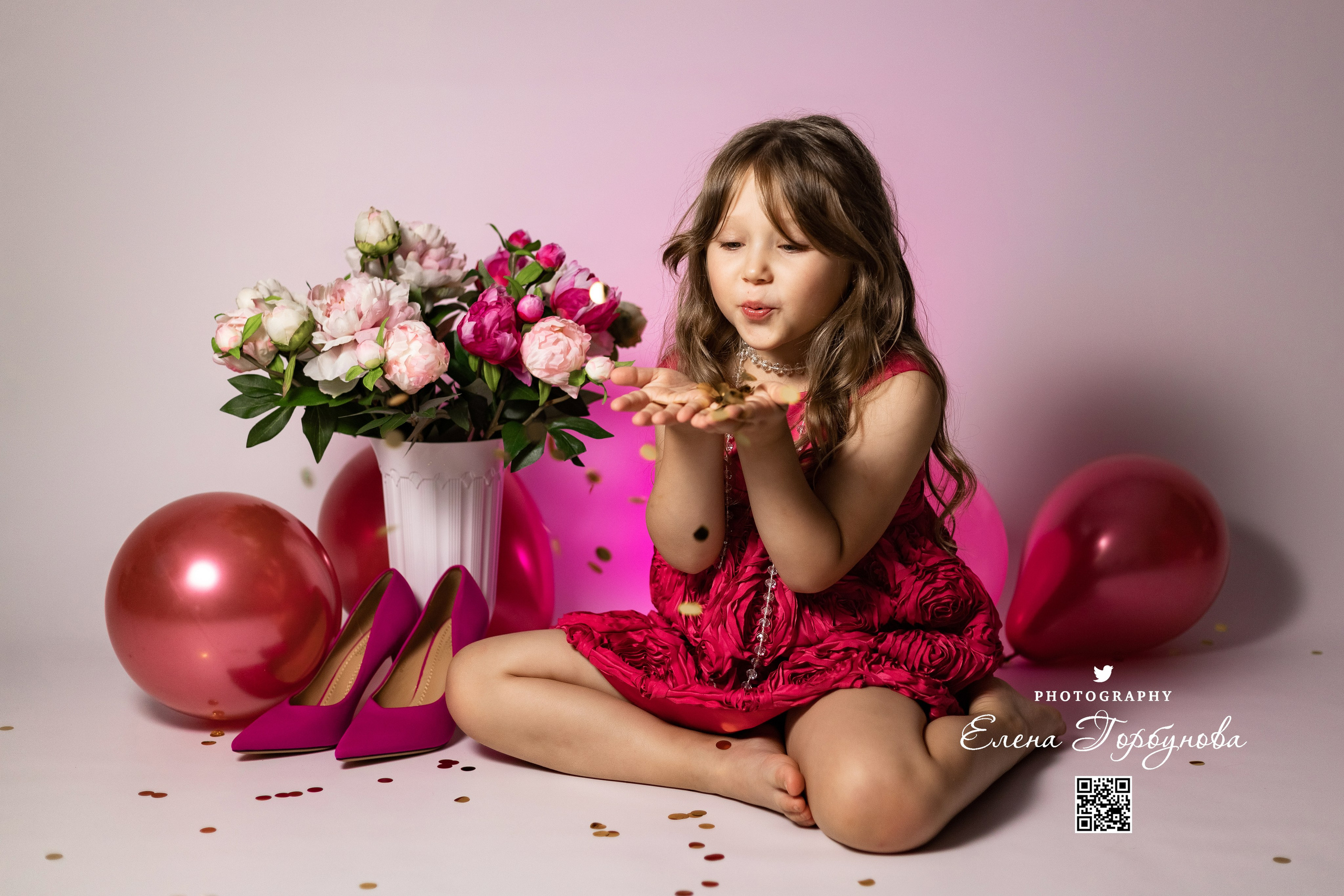 «Модница в розовом» В моей студии. Вероника и Александра. 2024. Фотограф Пермь. Свадьбы. Семья и дети, школа, д. сад. Фотокниги