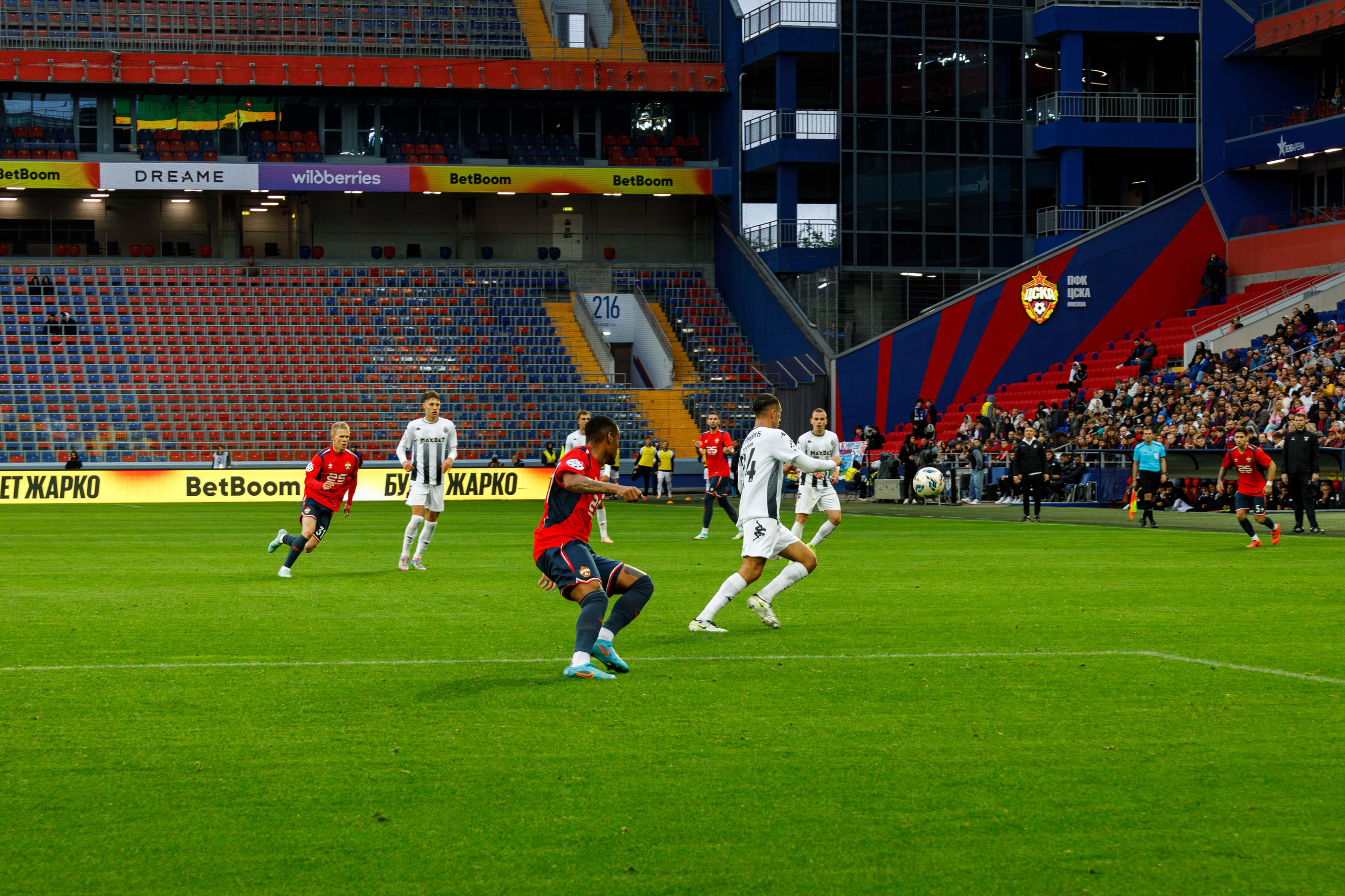 ФУТБОЛ: ЦСКА — ПАРТИЗАН. Фотограф Павел Подшивалов