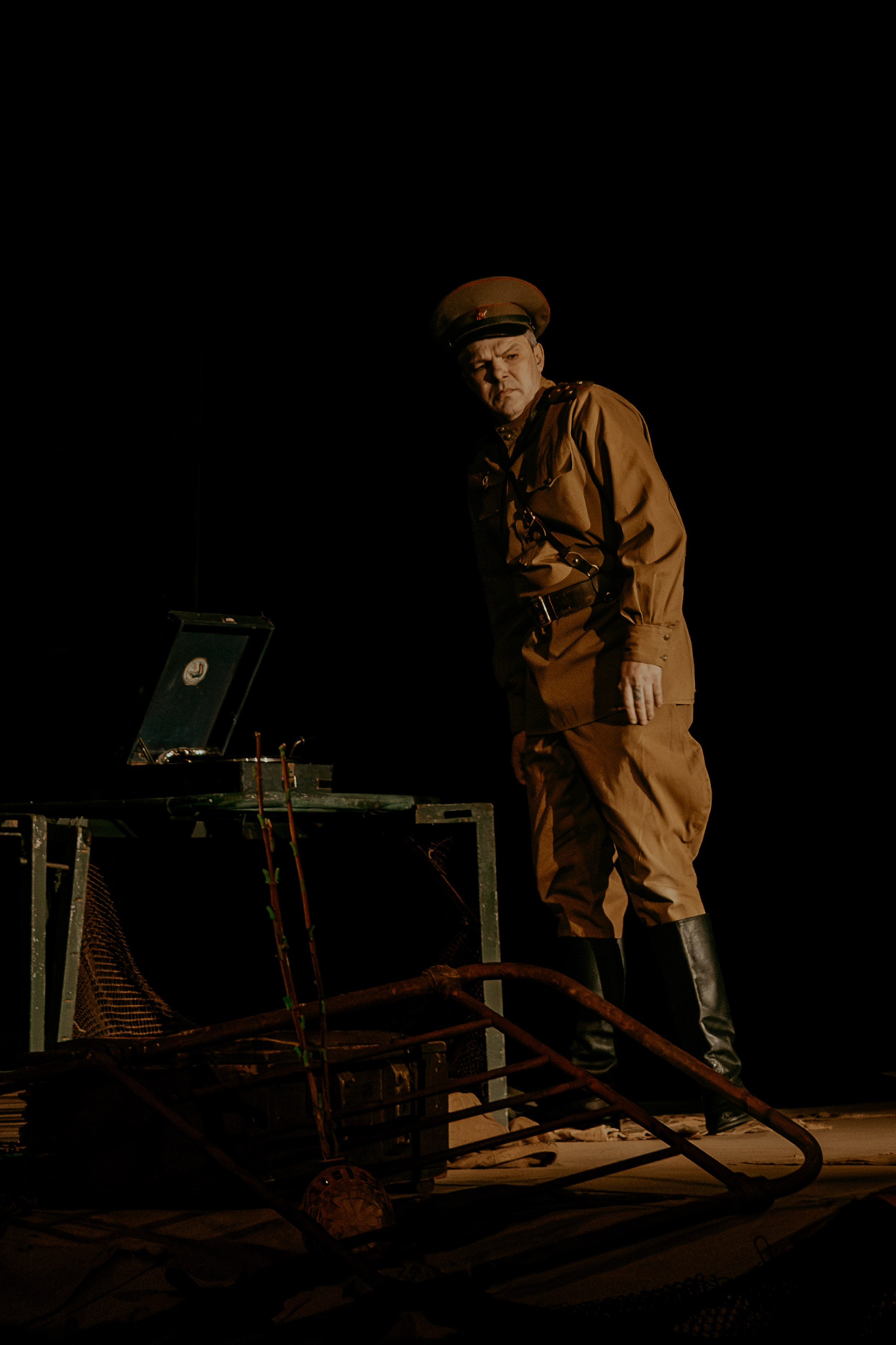 Театр Юного Зрителя " Не покидай меня». Фотограф Марк Файзулин