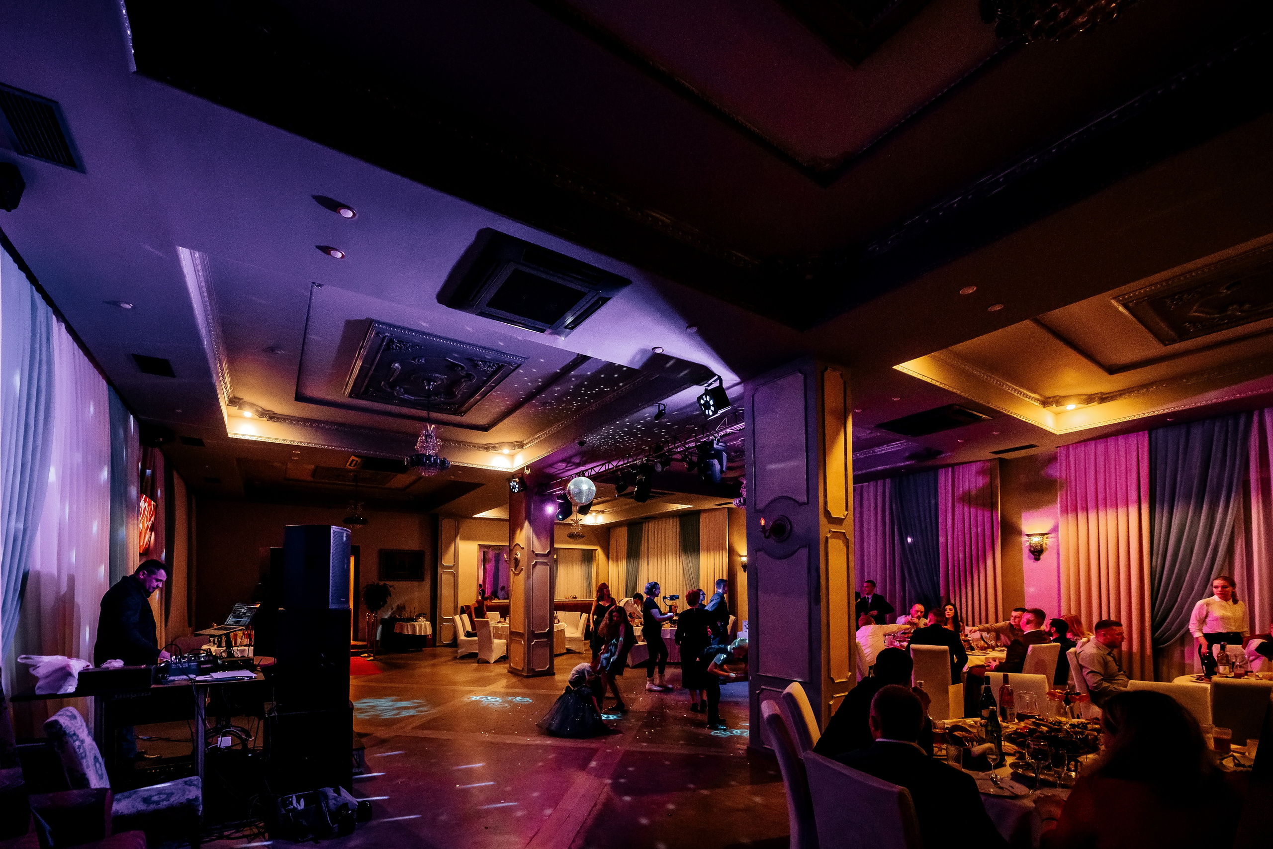 Свадебная фотосессия в 7 лофт. Ивантеевка, Королёв. Свадебный и семейный фотограф Виктория Носачёва. Щелково, Москва и МО