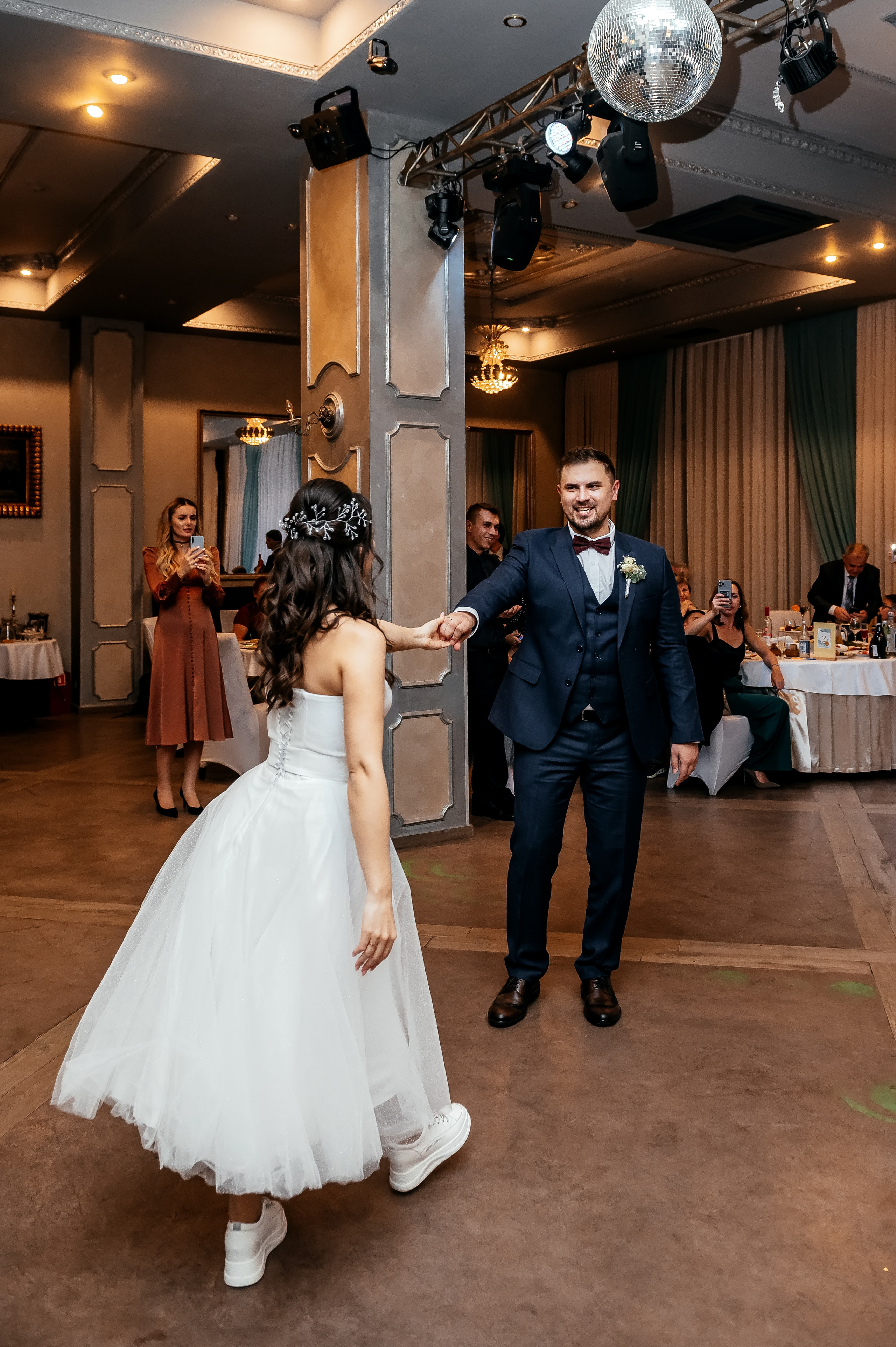 Свадебная фотосессия в 7 лофт. Ивантеевка, Королёв. Свадебный и семейный фотограф Виктория Носачёва. Щелково, Москва и МО